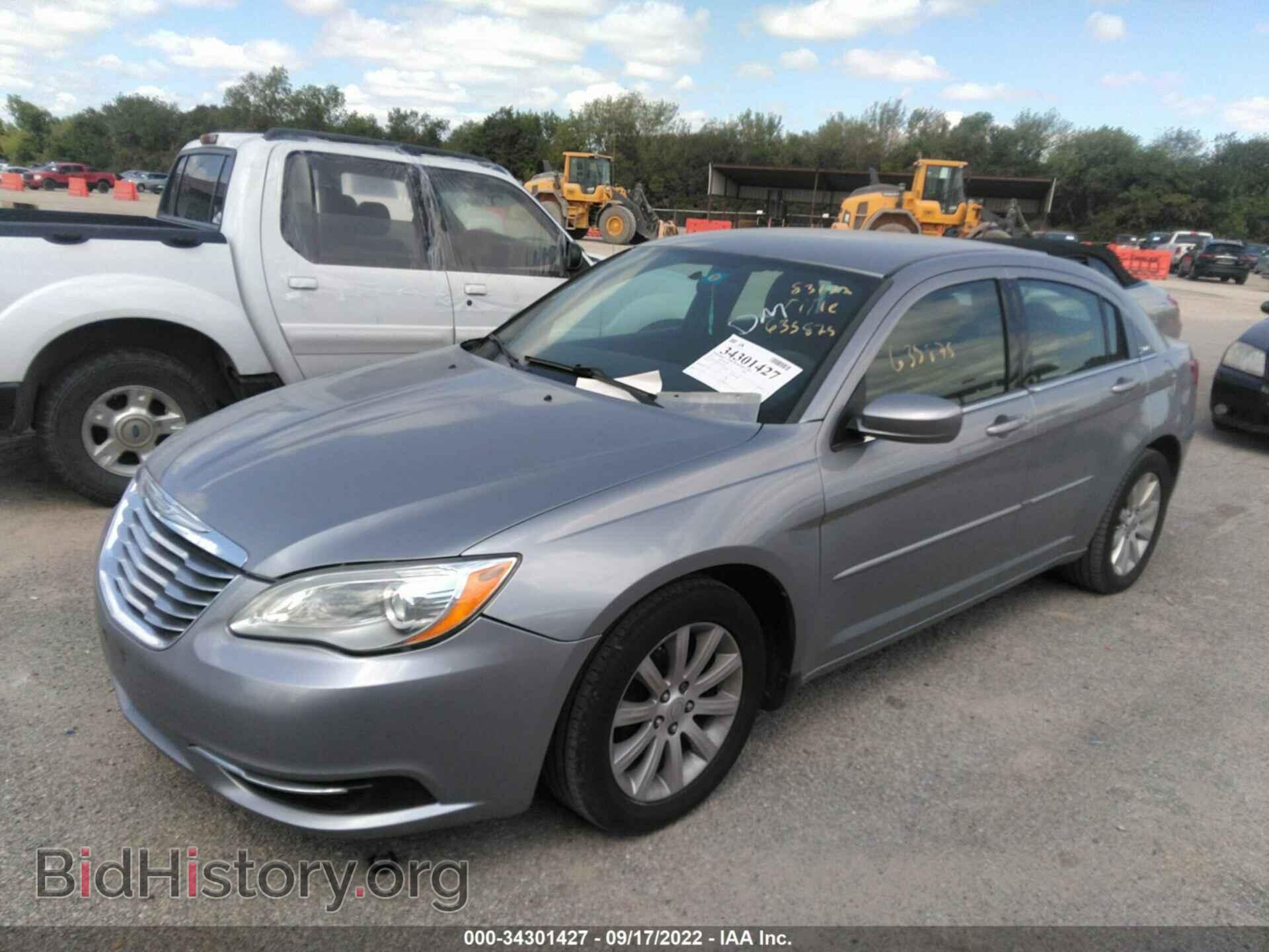 2013 CHRYSLER 200 - VIN: 1C3CCBBB9DN635875 - Photo 2