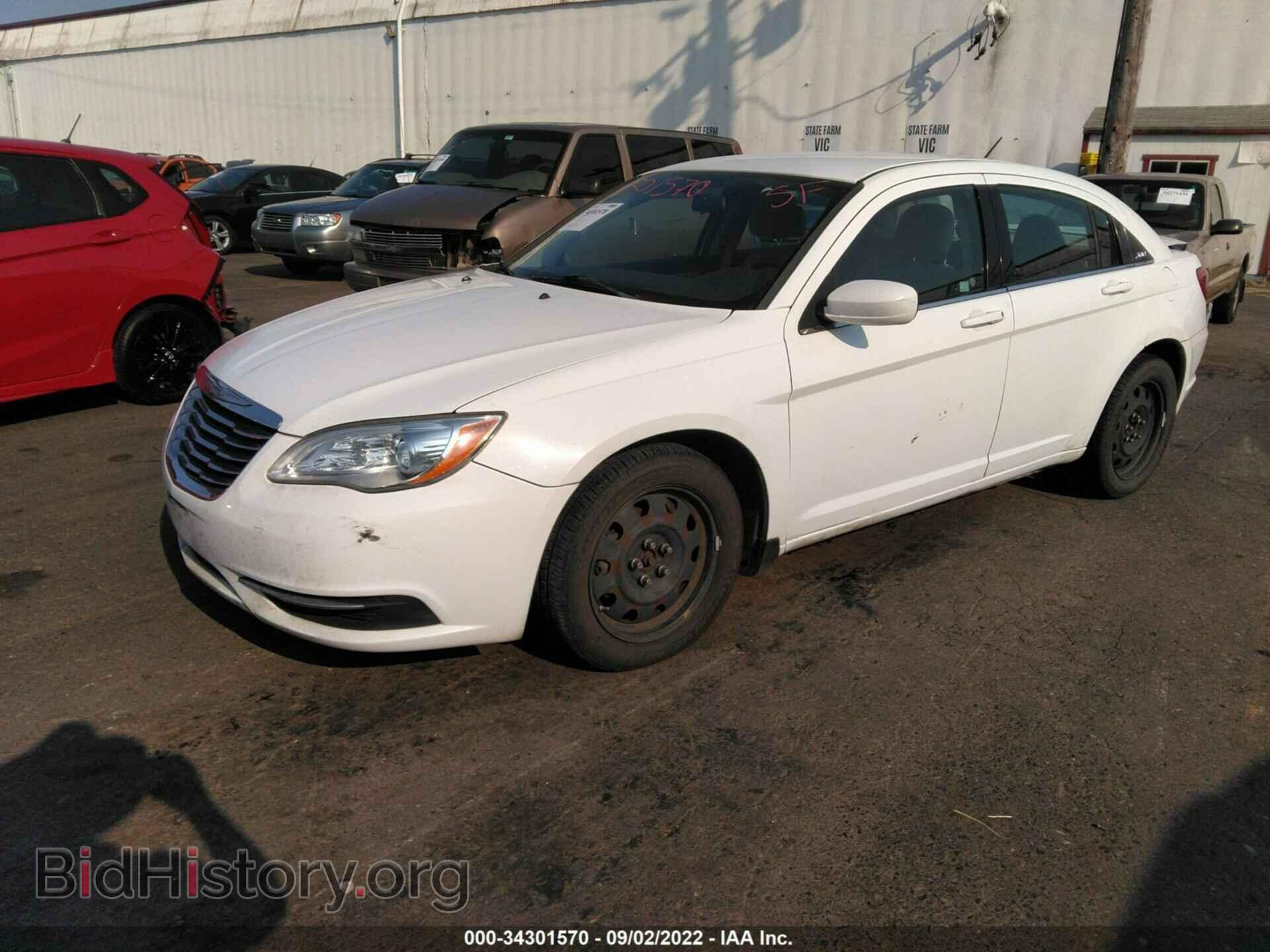 2012 CHRYSLER 200 - VIN: 1C3CCBAB0CN130520 - Фото 2