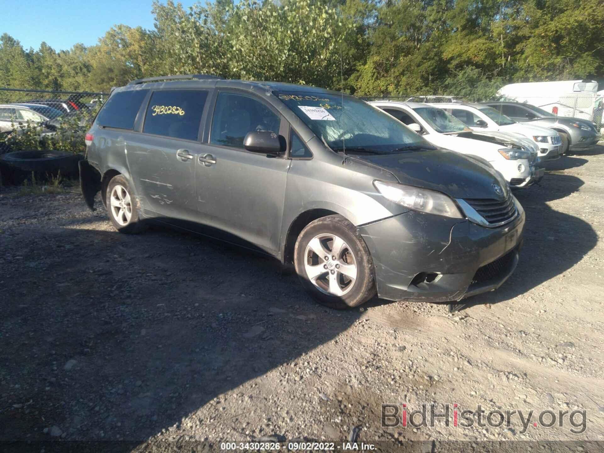 Photo 5TDKK3DC2DS395164 - TOYOTA SIENNA 2013