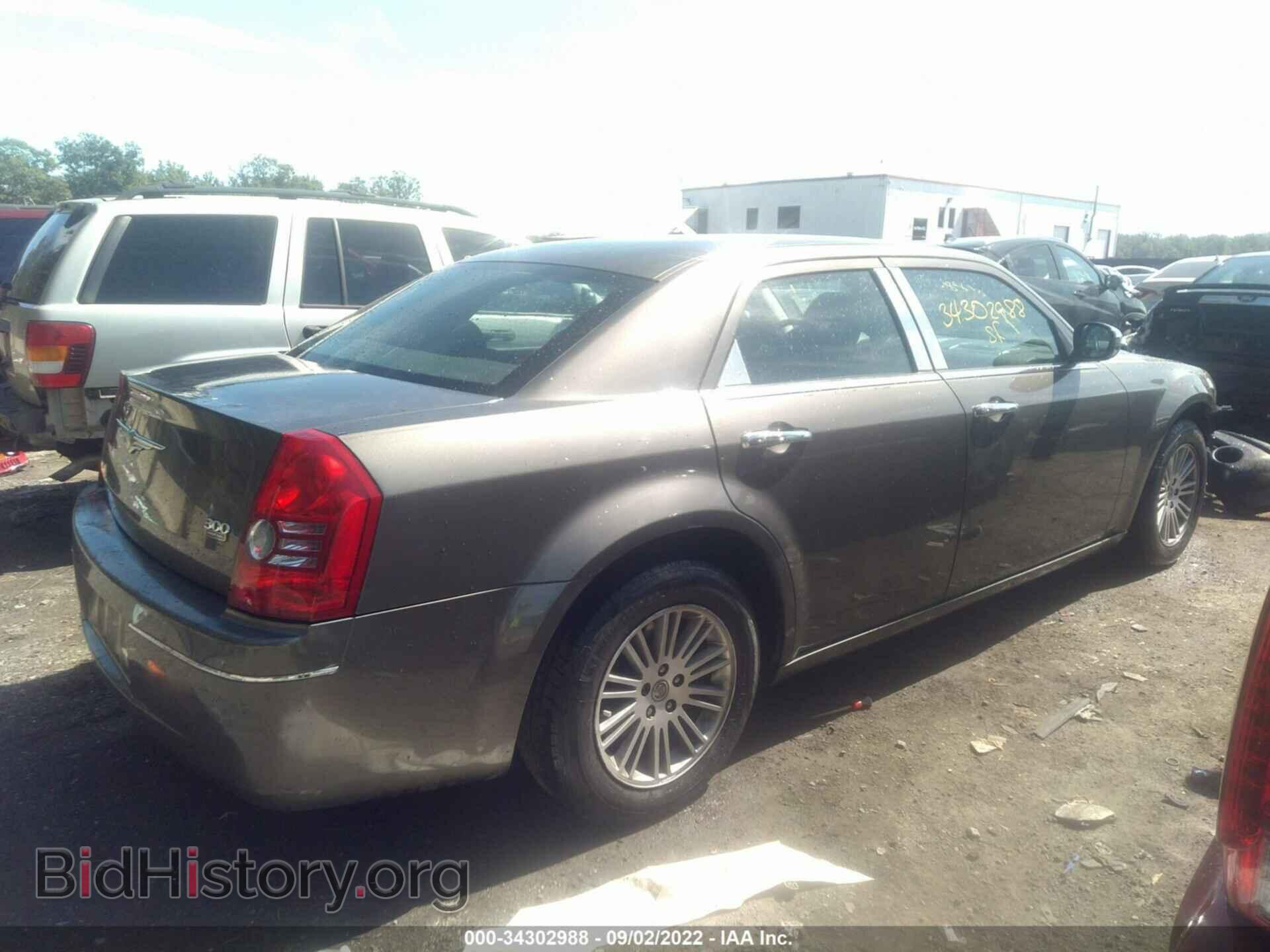 2010 CHRYSLER 300 - VIN: 2C3CA4CD5AH109796 - Фото 4
