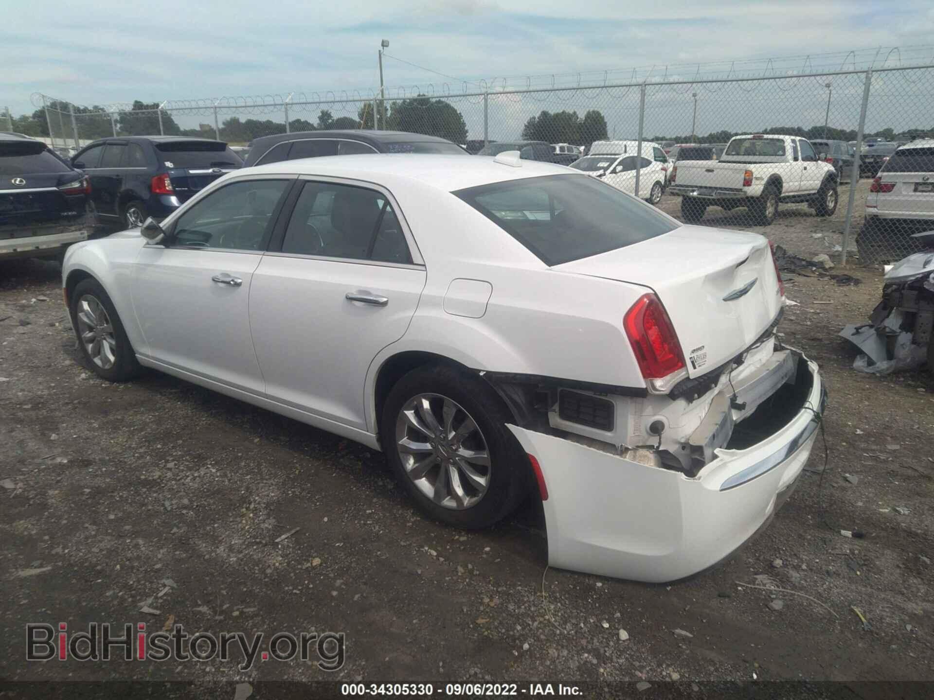 2018 CHRYSLER 300 - VIN: 2C3CCAKGXJH137792 - Фото 3