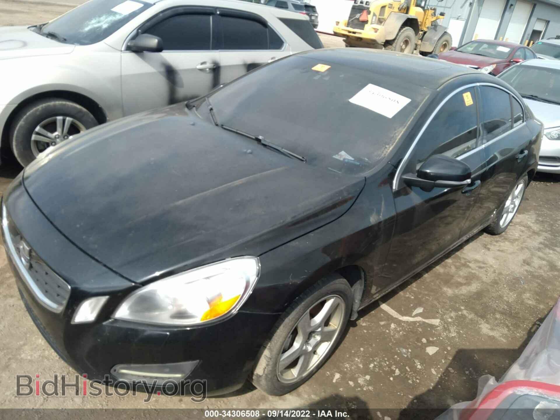 2013 VOLVO S60 - VIN: YV1612FH1D2187365 - Фото 2