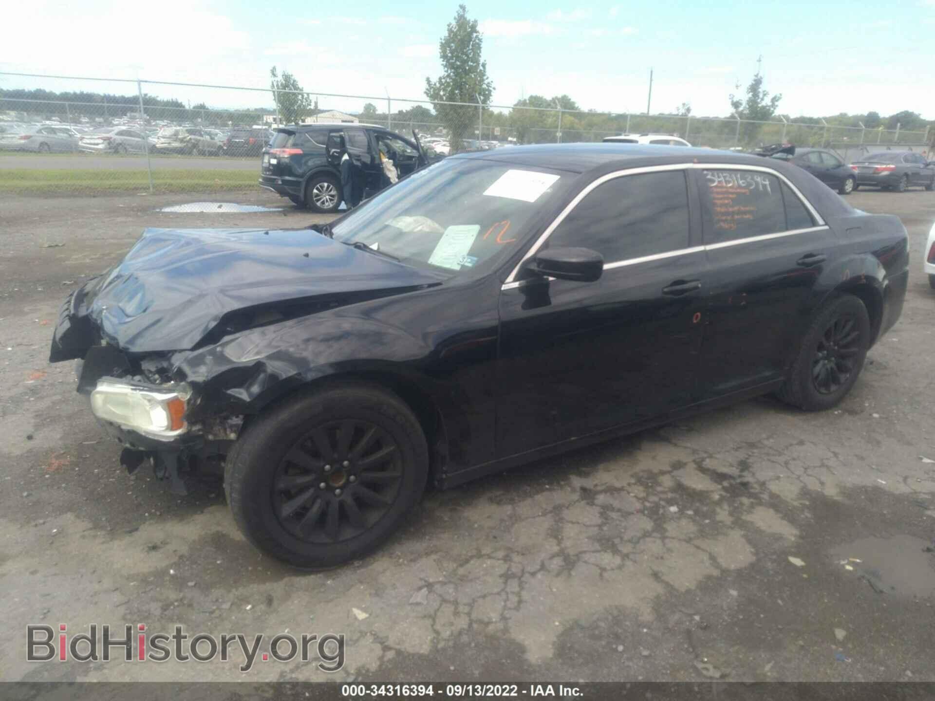 2014 CHRYSLER 300 - VIN: 2C3CCAAG1EH231017 - Фото 2