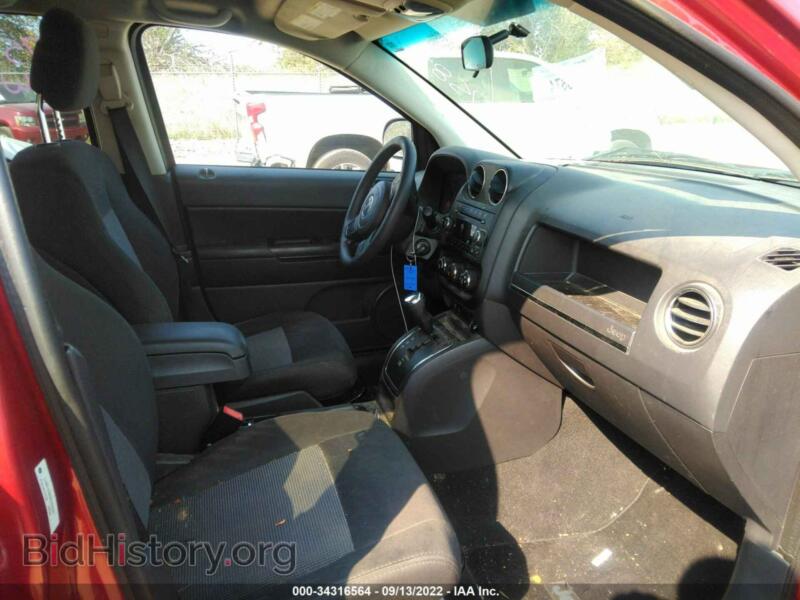 2011 Jeep COMPASS (VIN 1J4NF1FBXBD163943) — фото 5 из 11