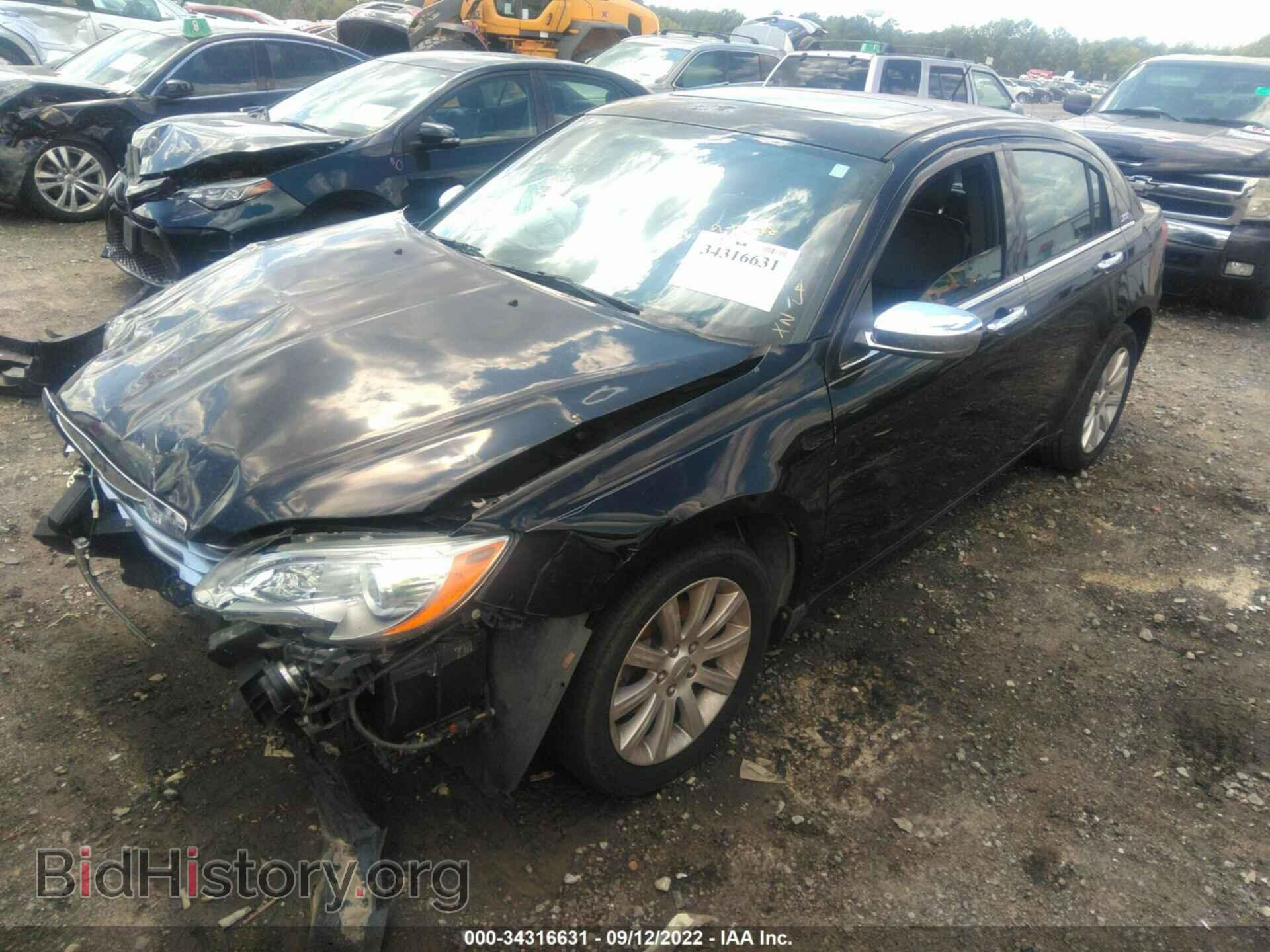 2013 CHRYSLER 200 - VIN: 1C3CCBCG8DN511073 - Фото 2