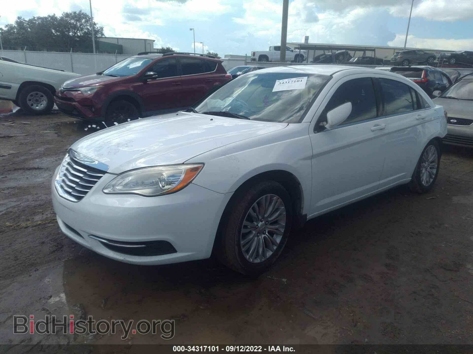 2012 CHRYSLER 200 - VIN: 1C3CCBAB0CN274021 - Фото 2