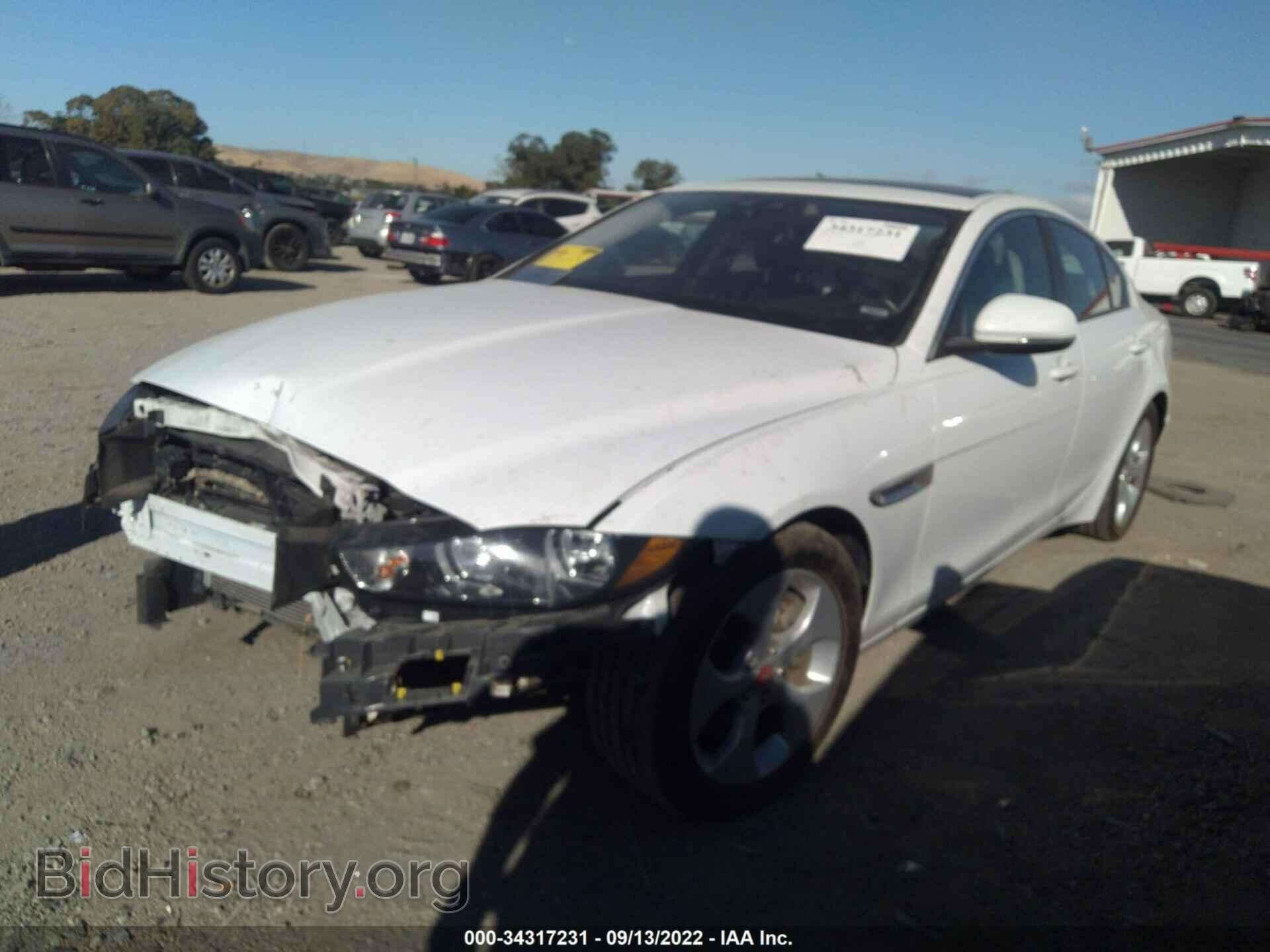 2018 JAGUAR XE - VIN: SAJAR4FX2JCP38812 - Фото 2