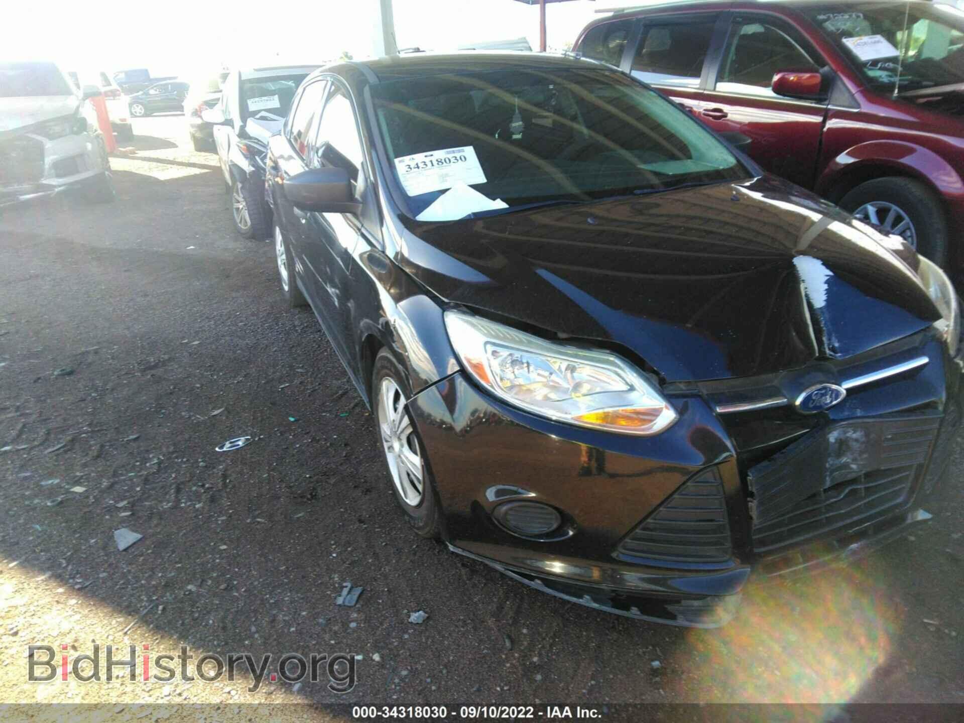 Photo 1FAHP3E23CL267961 - FORD FOCUS 2012