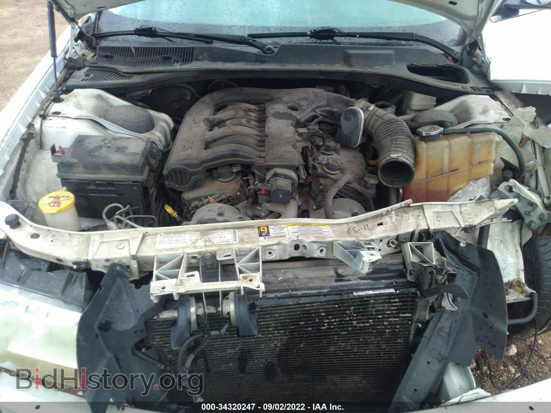 2010 CHRYSLER 300 - VIN: 2C3CA5CV5AH275833 - Фото 10