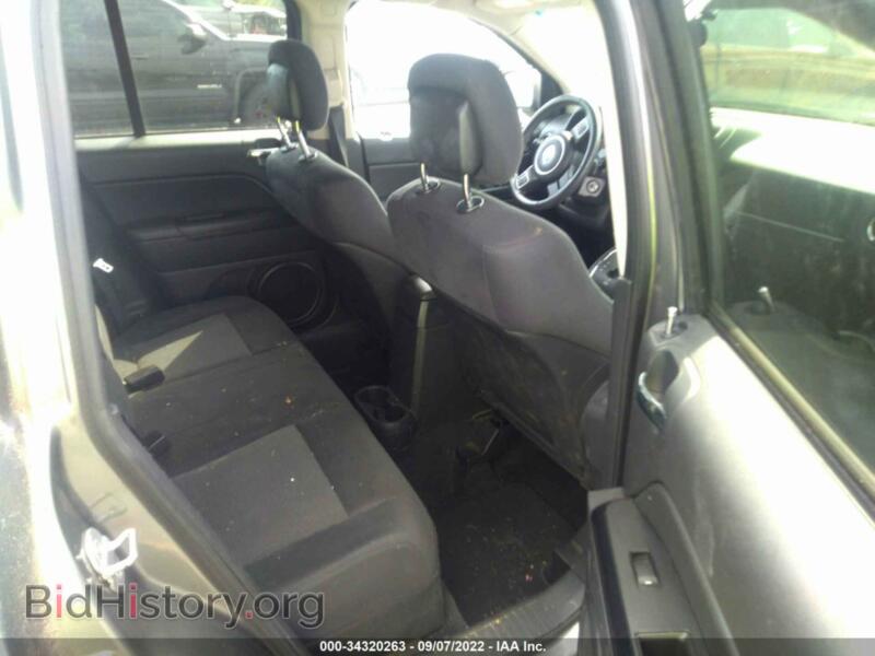 2012 Jeep COMPASS (VIN 1C4NJCEB3CD634513) — photo 8 of 11