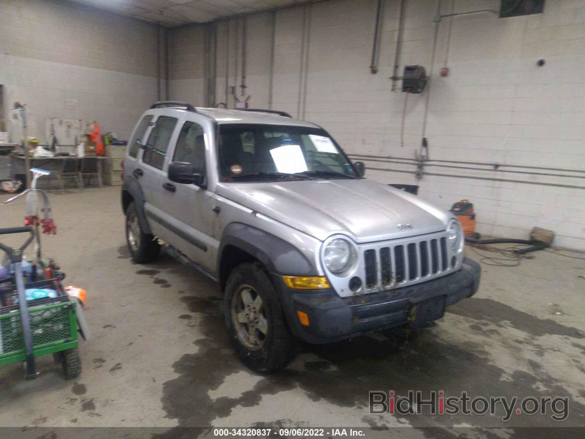 Photo 1J4GL48K26W271838 - JEEP LIBERTY 2006