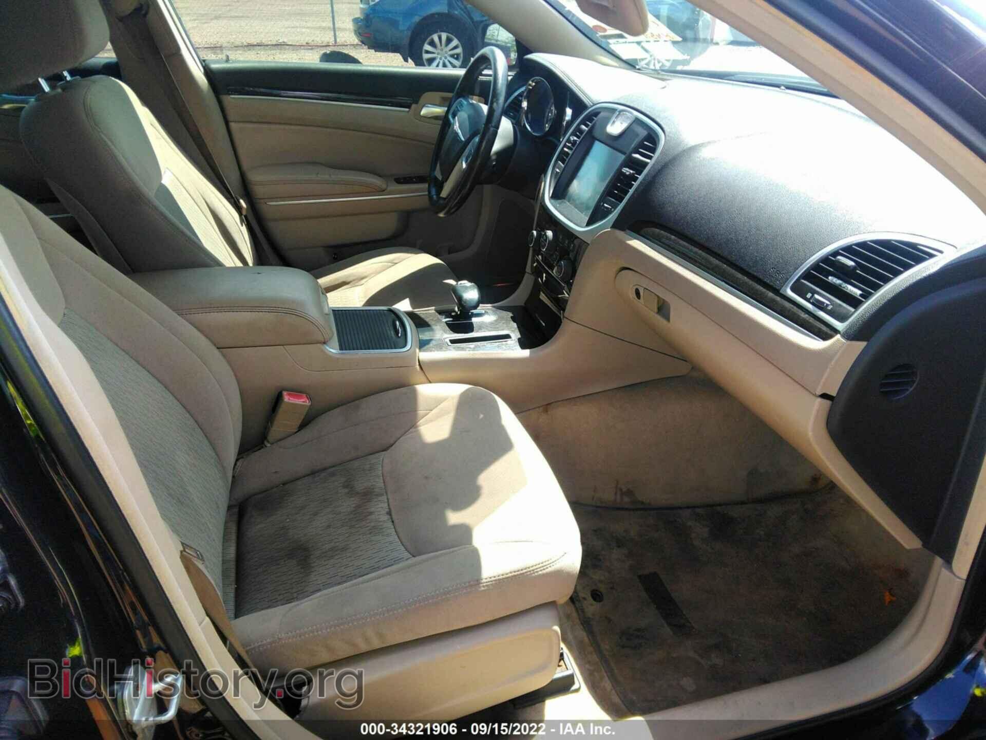 2012 CHRYSLER 300 - VIN: 2C3CCAAG7CH245968 - Фото 5