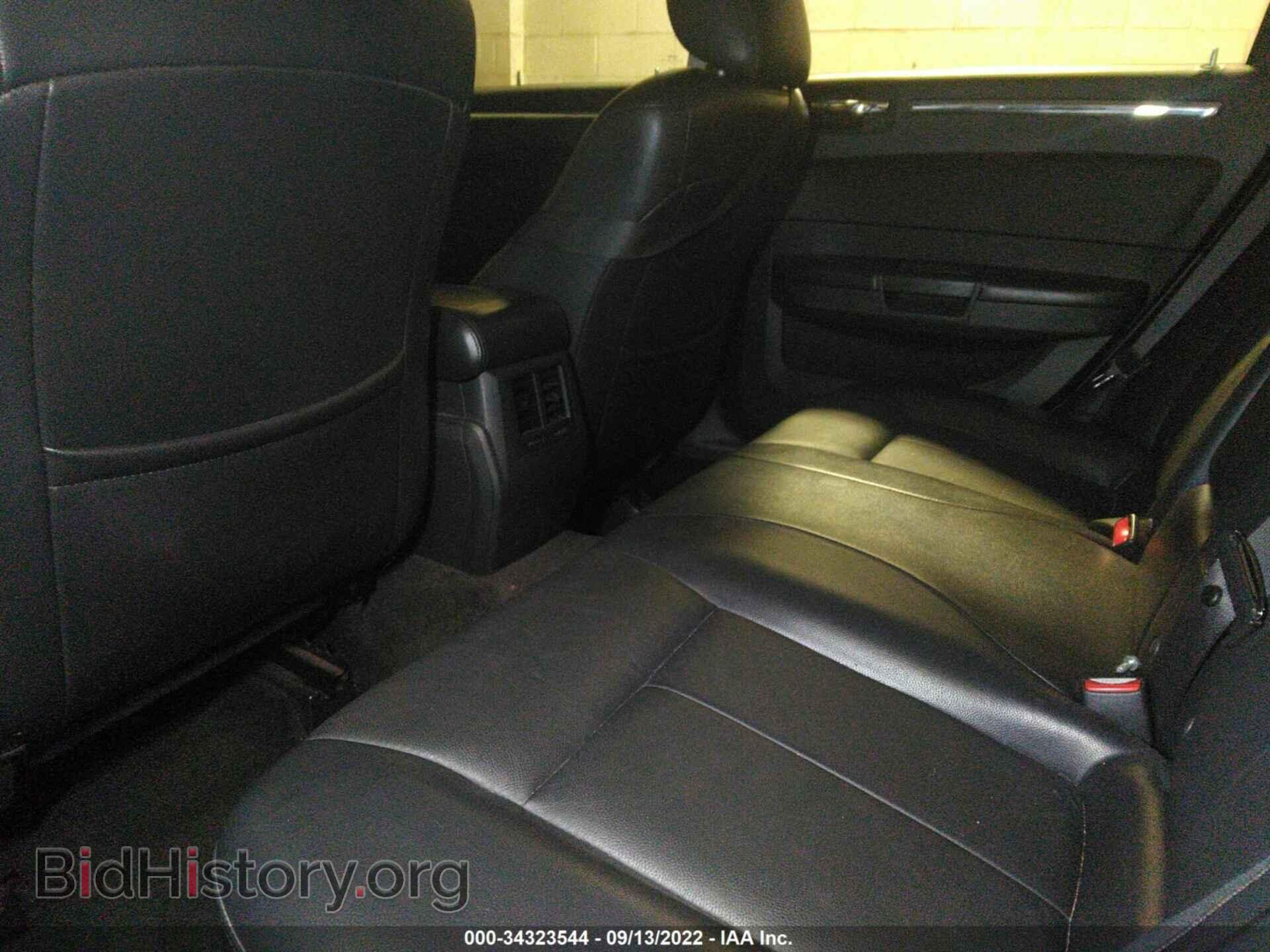2010 CHRYSLER 300 - VIN: 2C3CA5CV1AH297490 - Фото 8