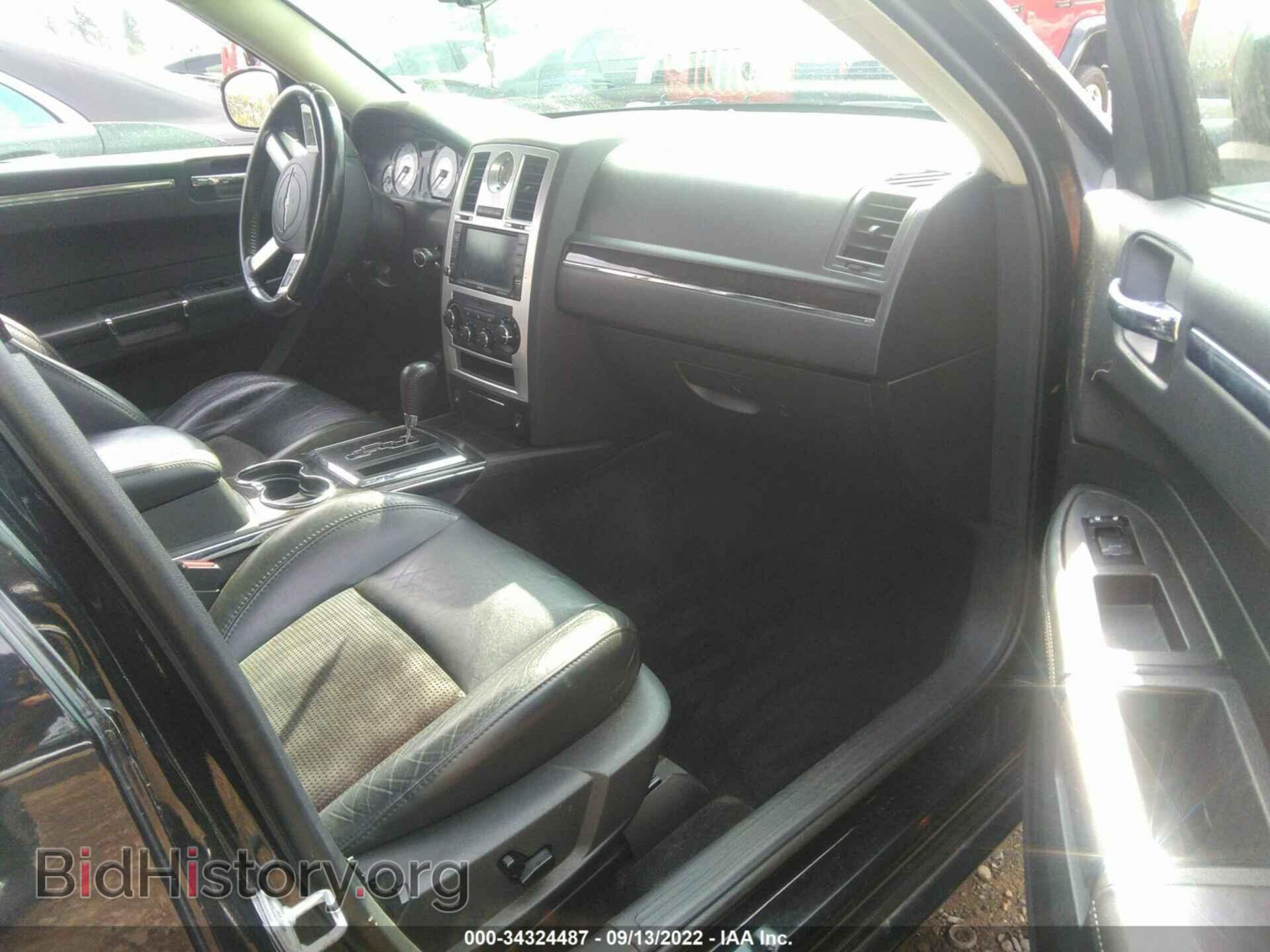 2010 CHRYSLER 300 - VIN: 2C3CA2CV0AH297740 - Фото 5