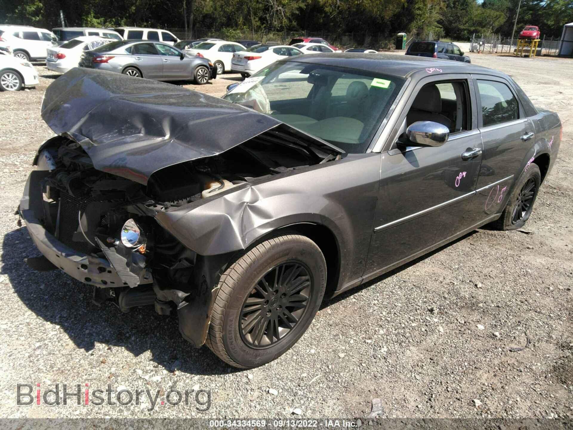 2010 CHRYSLER 300 - VIN: 2C3CA5CV6AH164630 - Фото 2