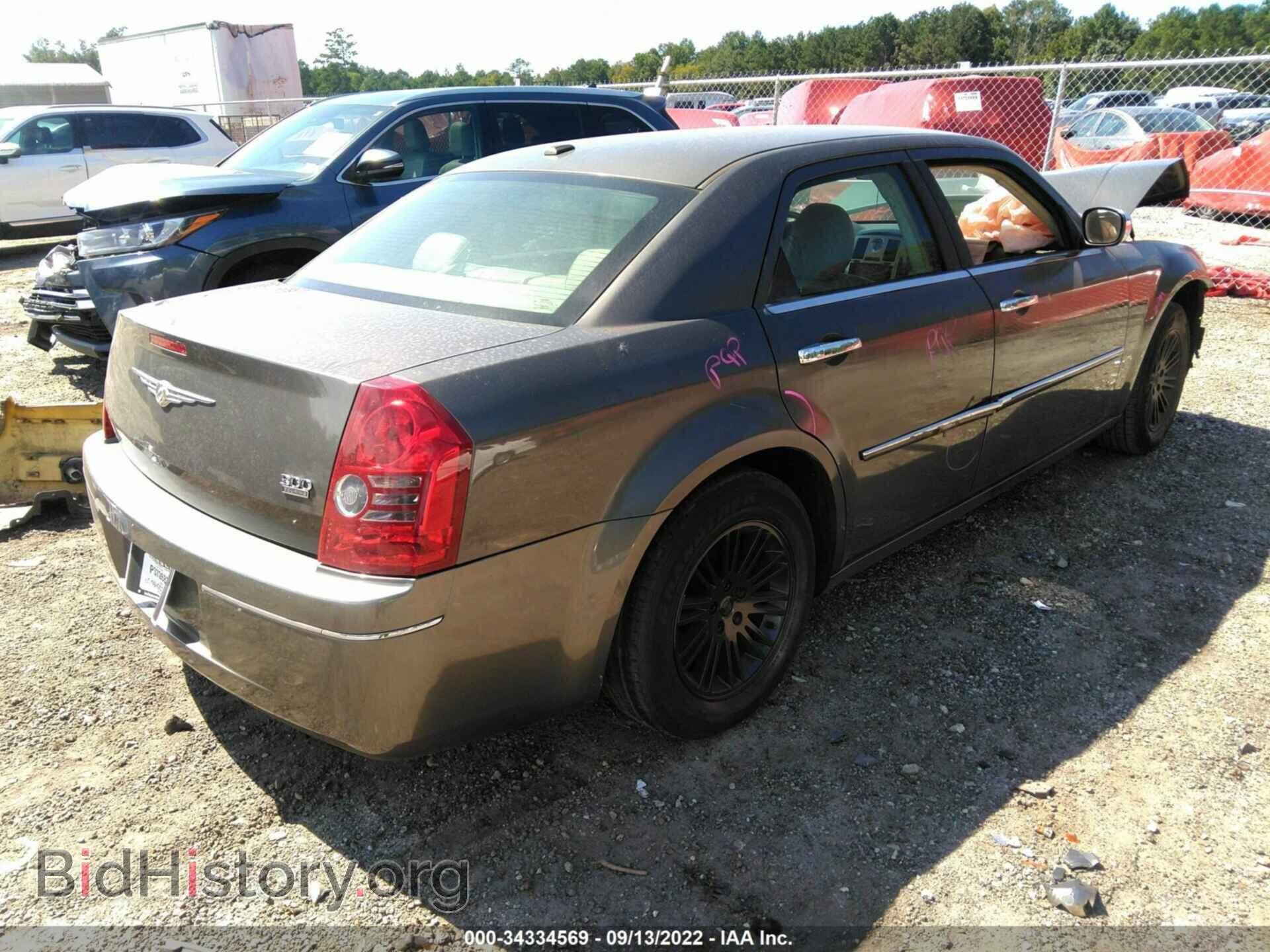 2010 CHRYSLER 300 - VIN: 2C3CA5CV6AH164630 - Фото 4