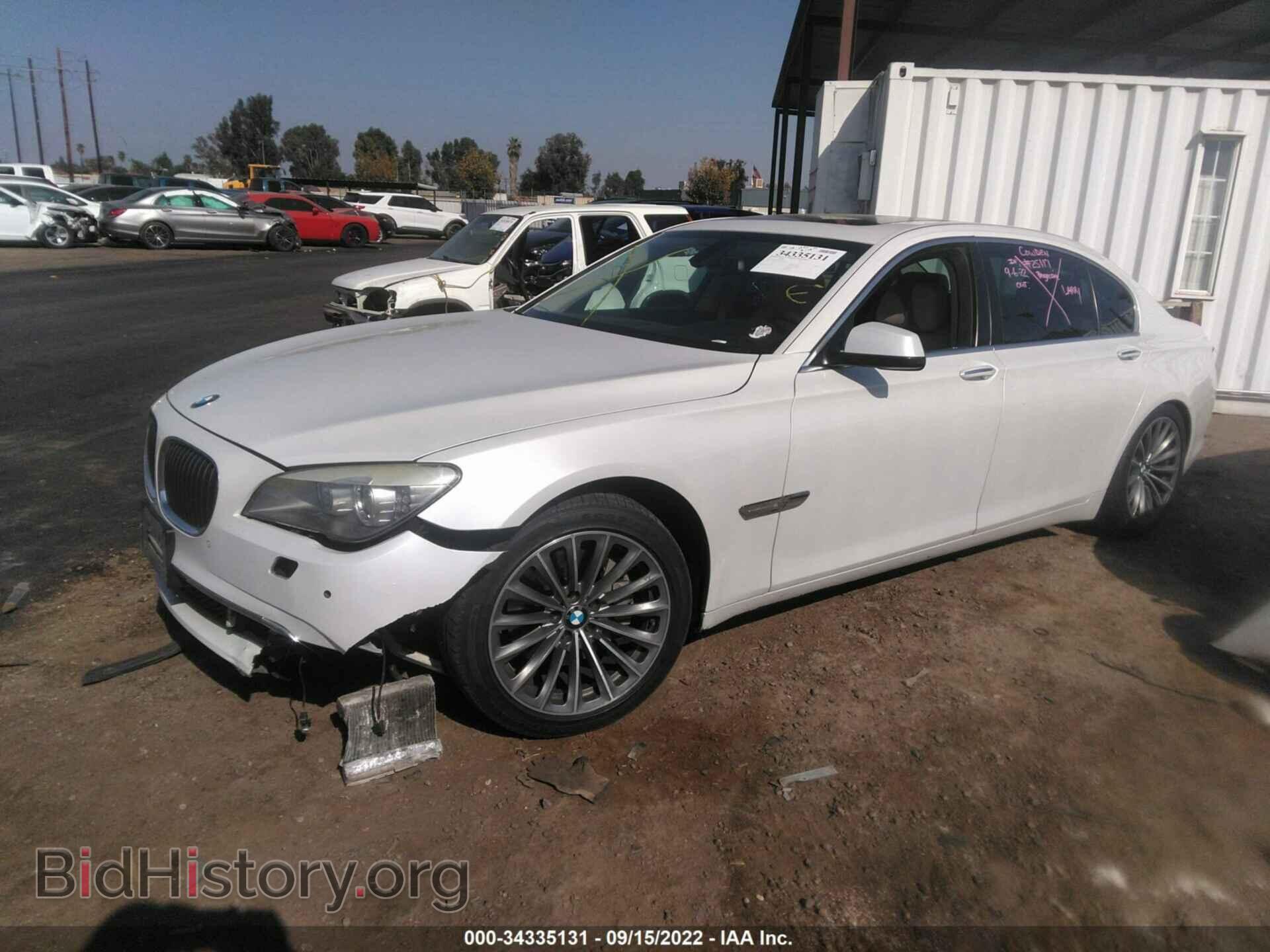 2011 BMW 7 SERIES - VIN: WBAKB4C55BC574576 - Фото 2