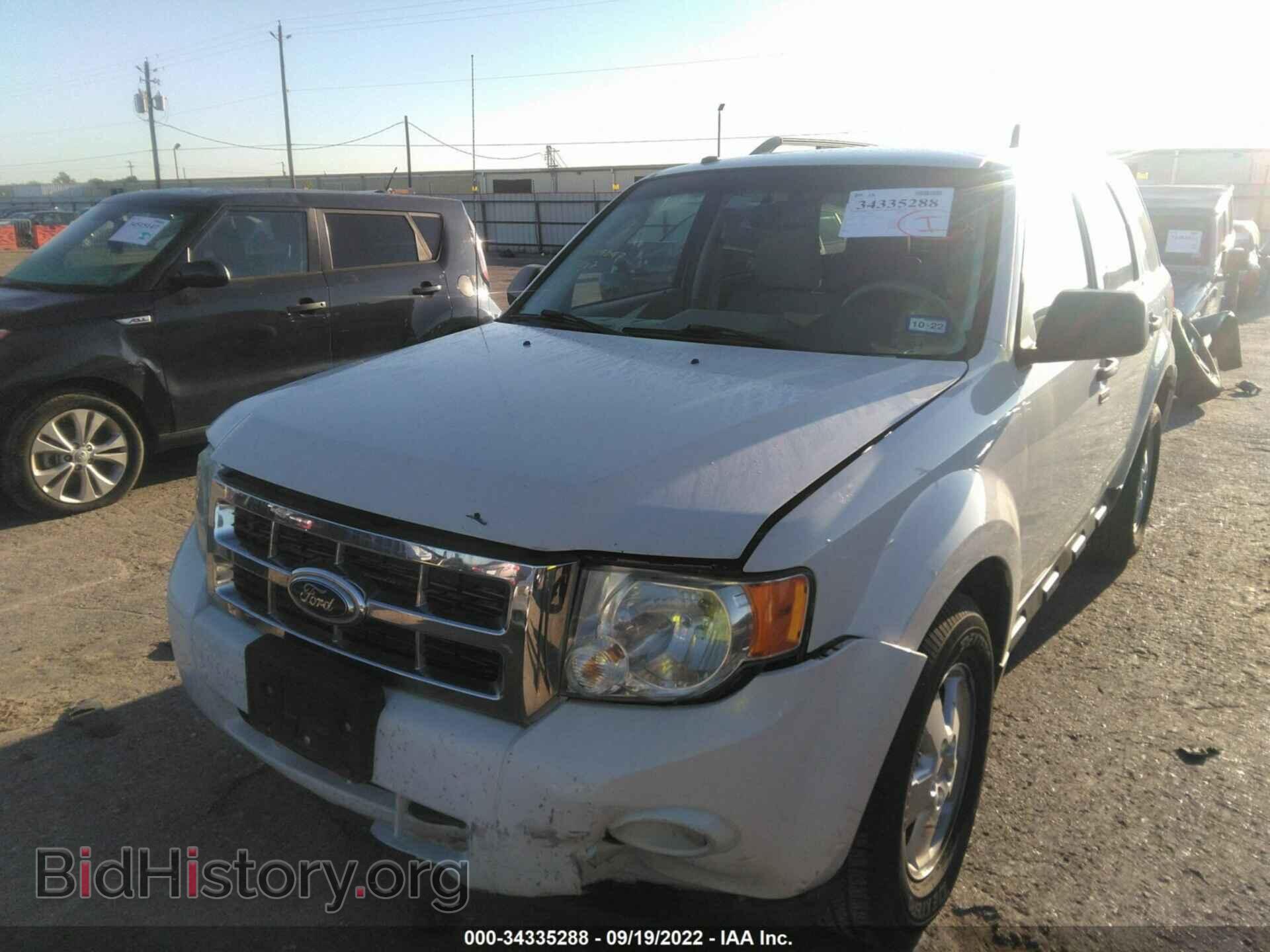 2011 FORD ESCAPE - VIN: 1FMCU0D75BKB13003 - Фото 2