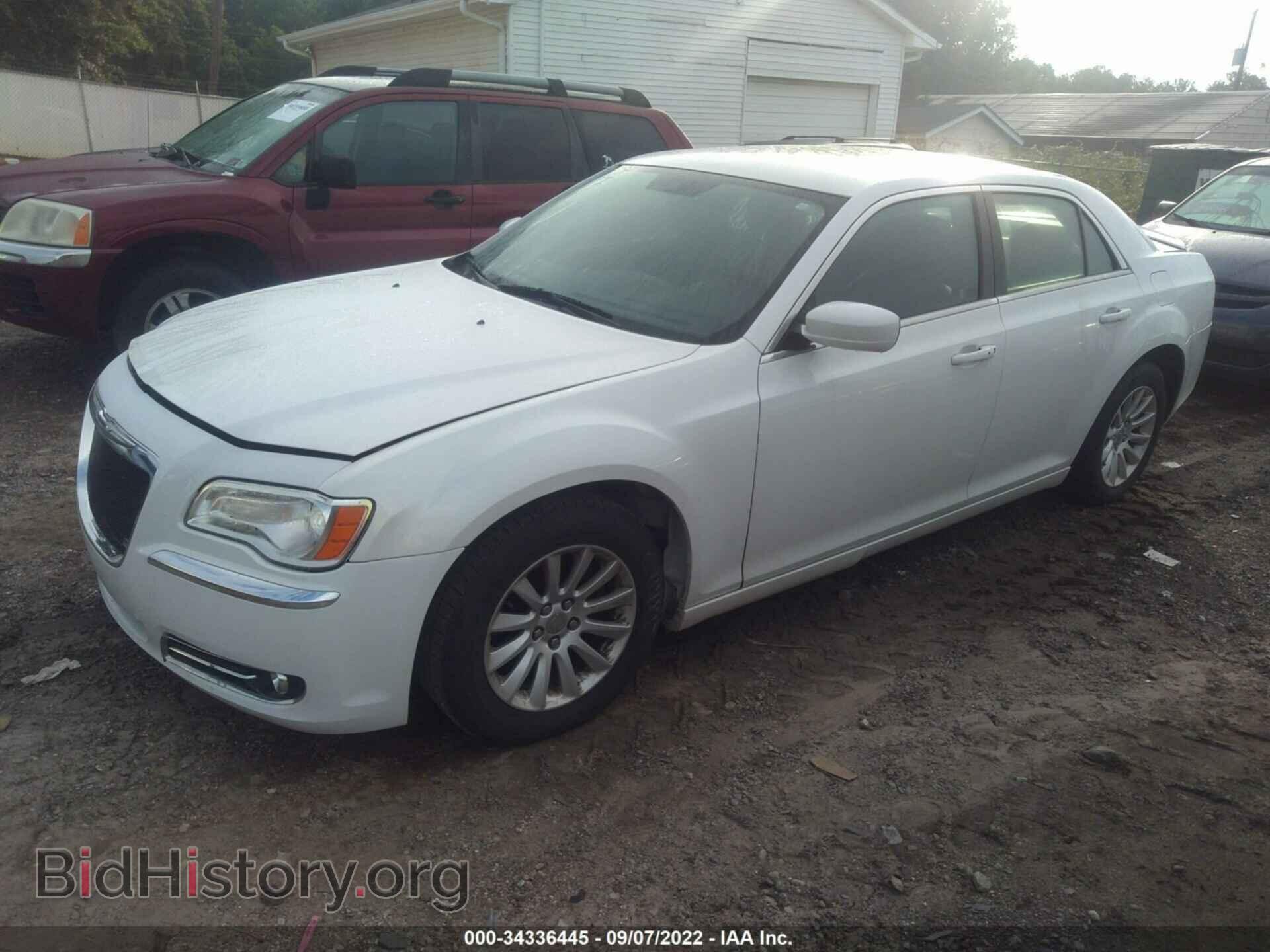 2012 CHRYSLER 300 - VIN: 2C3CCAAG9CH166432 - Фото 2