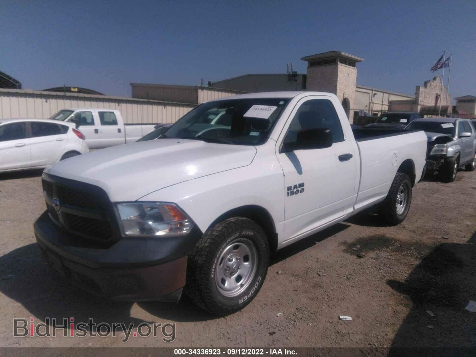 2017 RAM 1500 - VIN: 3C6JR6DG9HG760947 - Фото 2