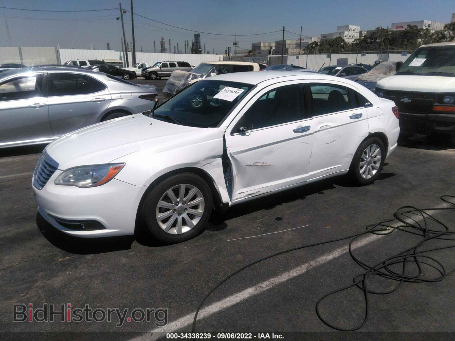 2013 CHRYSLER 200 - VIN: 1C3CCBCG5DN718231 - Photo 2
