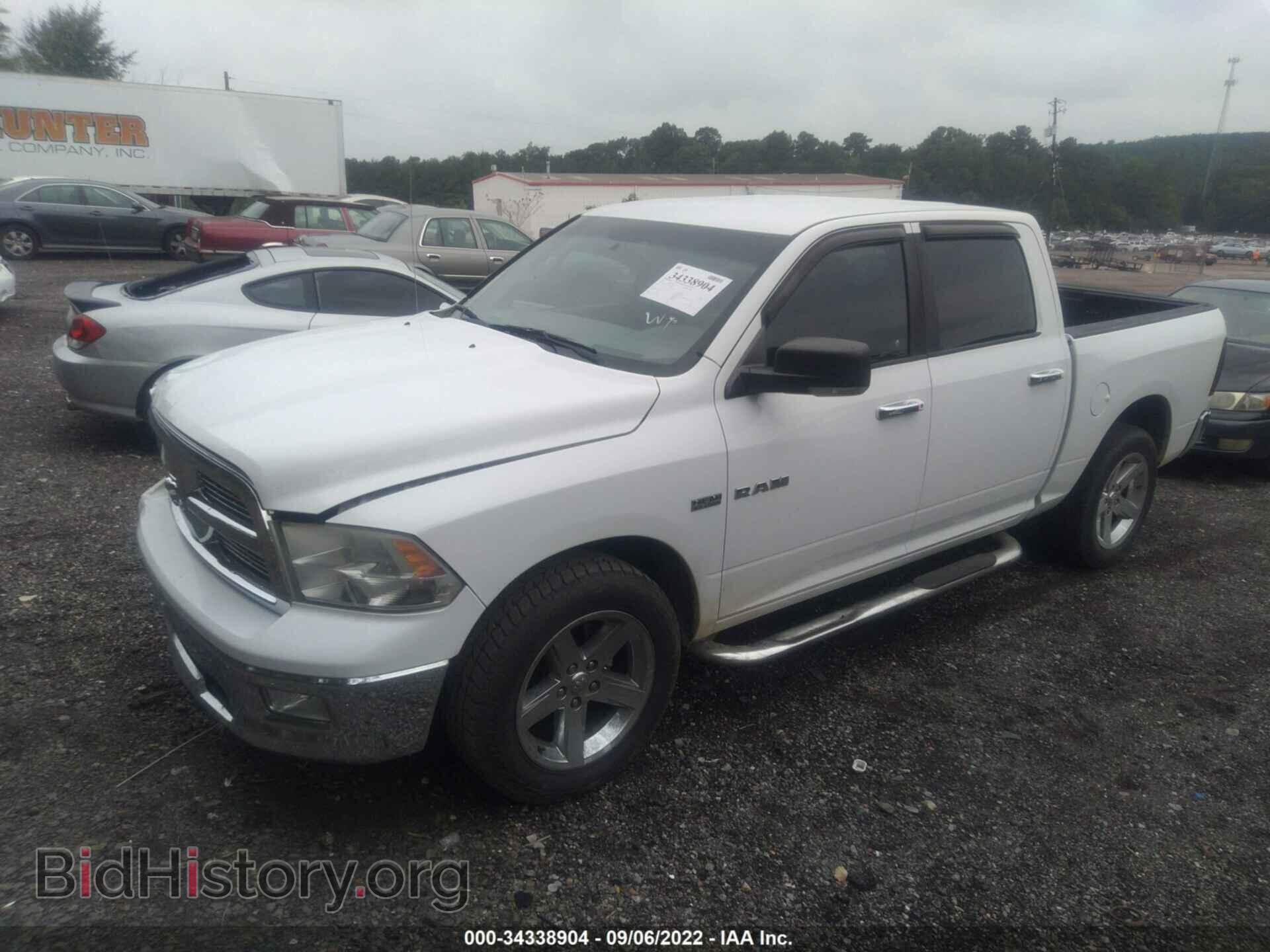 2010 DODGE RAM 1500 - VIN: 1D7RV1CT2AS240845 - Фото 2