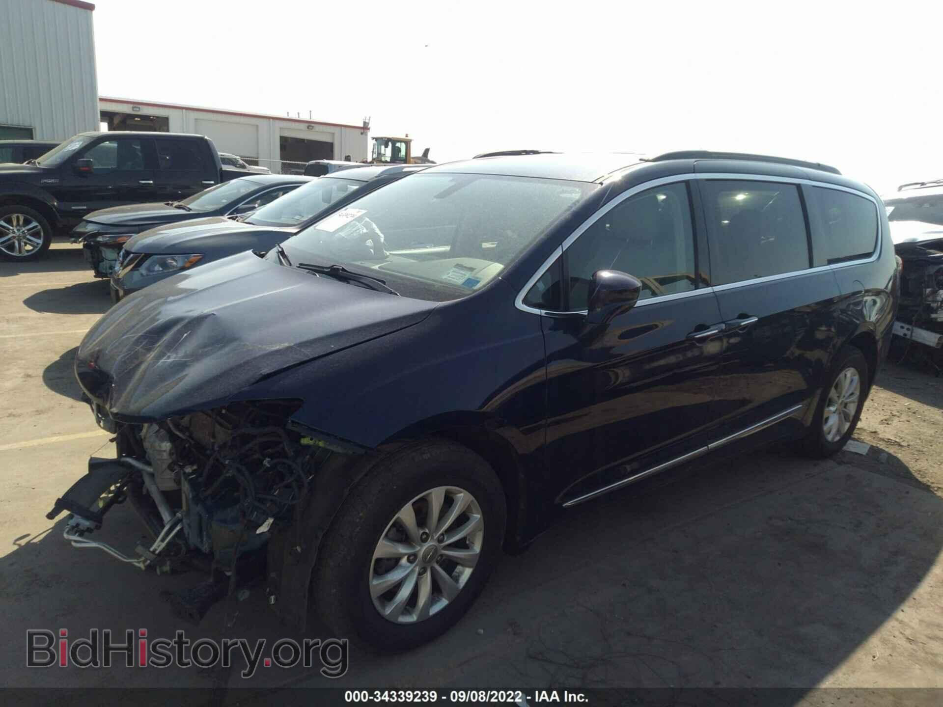 2017 CHRYSLER PACIFICA - VIN: 2C4RC1BG7HR553552 - Photo 2