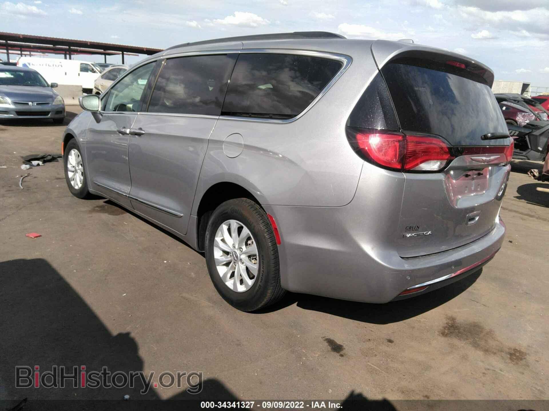 2017 CHRYSLER PACIFICA - VIN: 2C4RC1BG9HR788213 - Фото 3