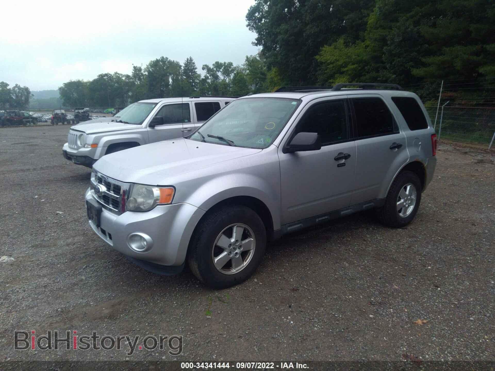 2011 FORD ESCAPE - VIN: 1FMCU0D74BKB21173 - Фото 2