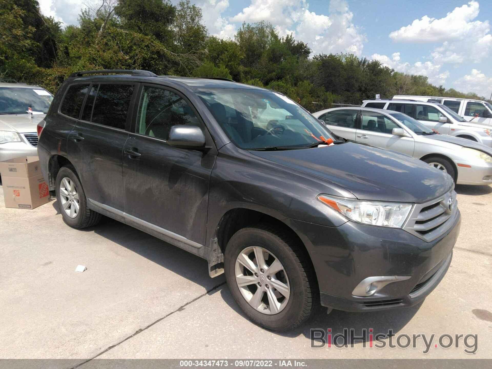 Photo 5TDZK3EH1DS136075 - TOYOTA HIGHLANDER 2013