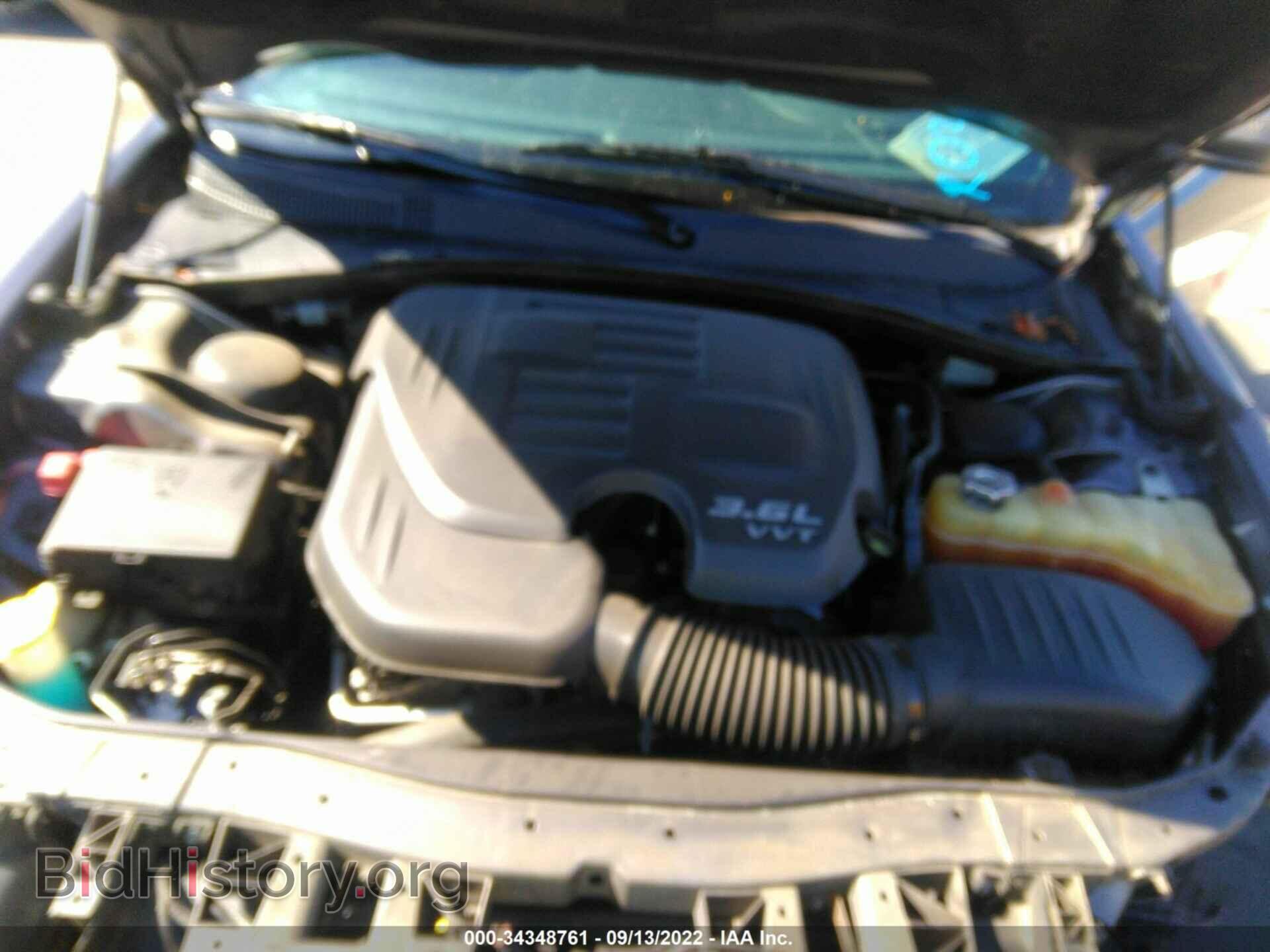 2018 CHRYSLER 300 - VIN: 2C3CCABG5JH212494 - Фото 10