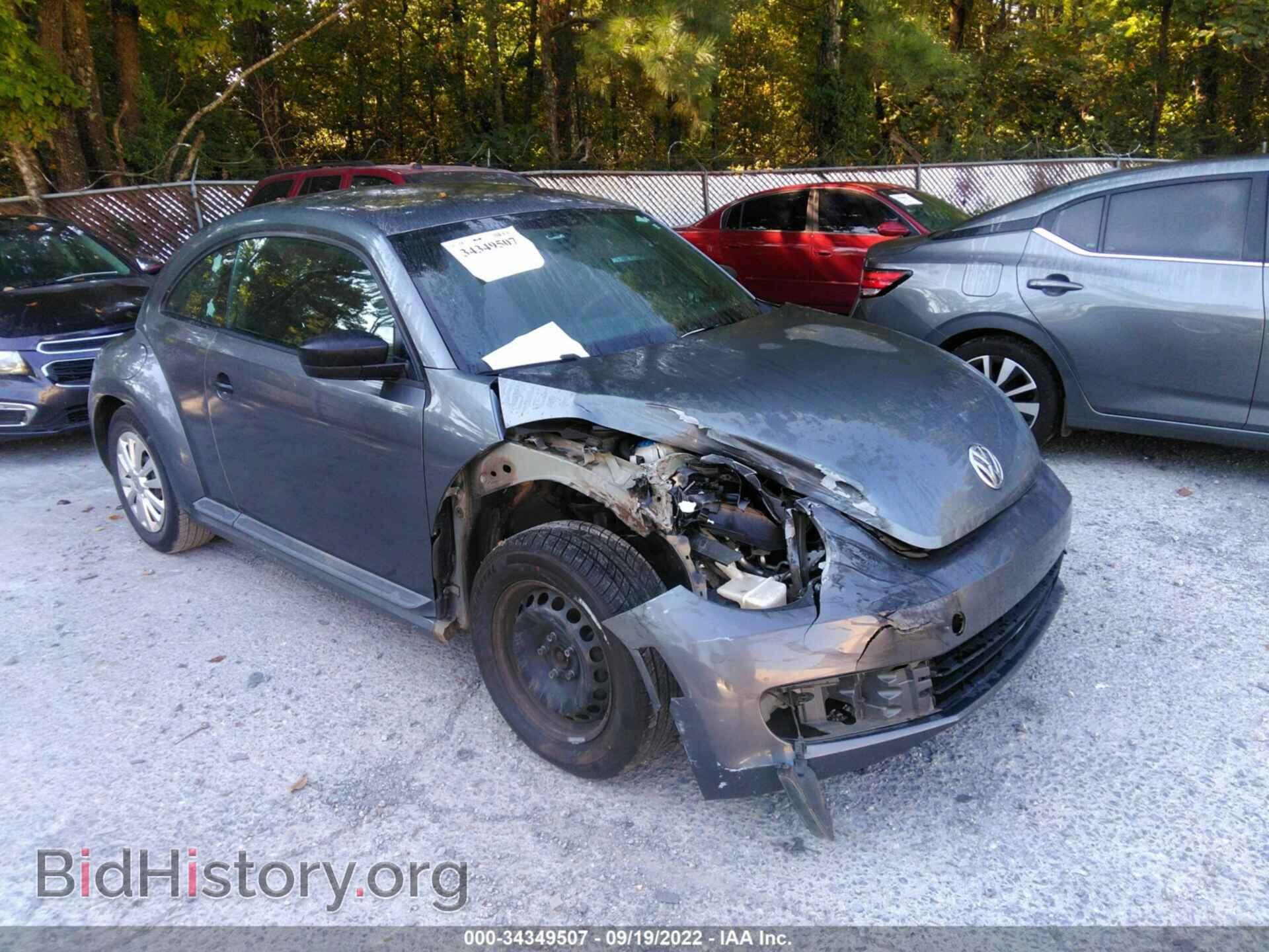 Photo 3VWFP7AT8CM646229 - VOLKSWAGEN BEETLE 2012