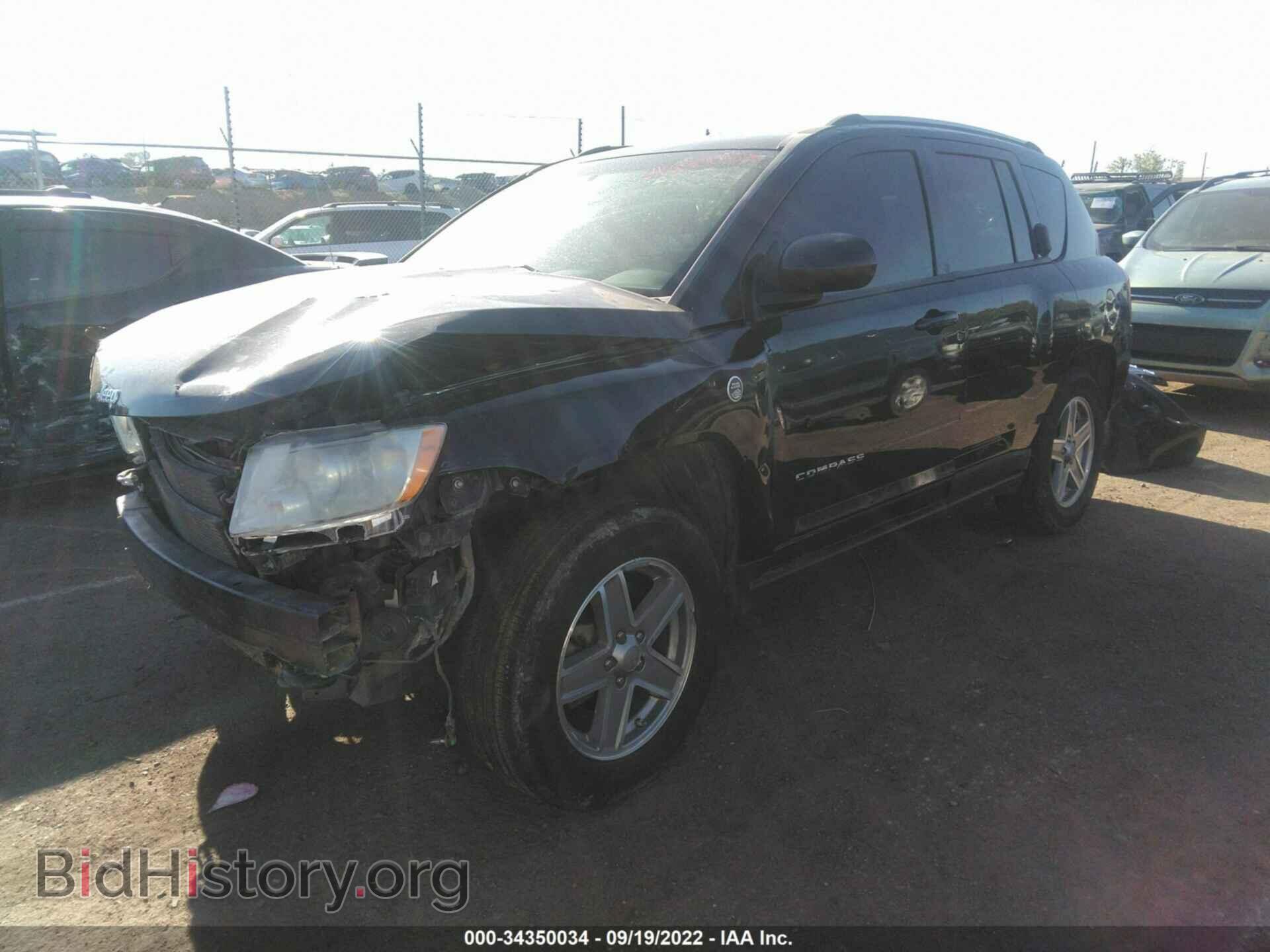 2011 JEEP COMPASS - VIN: 1J4NF5FB0BD222876 - Photo 2