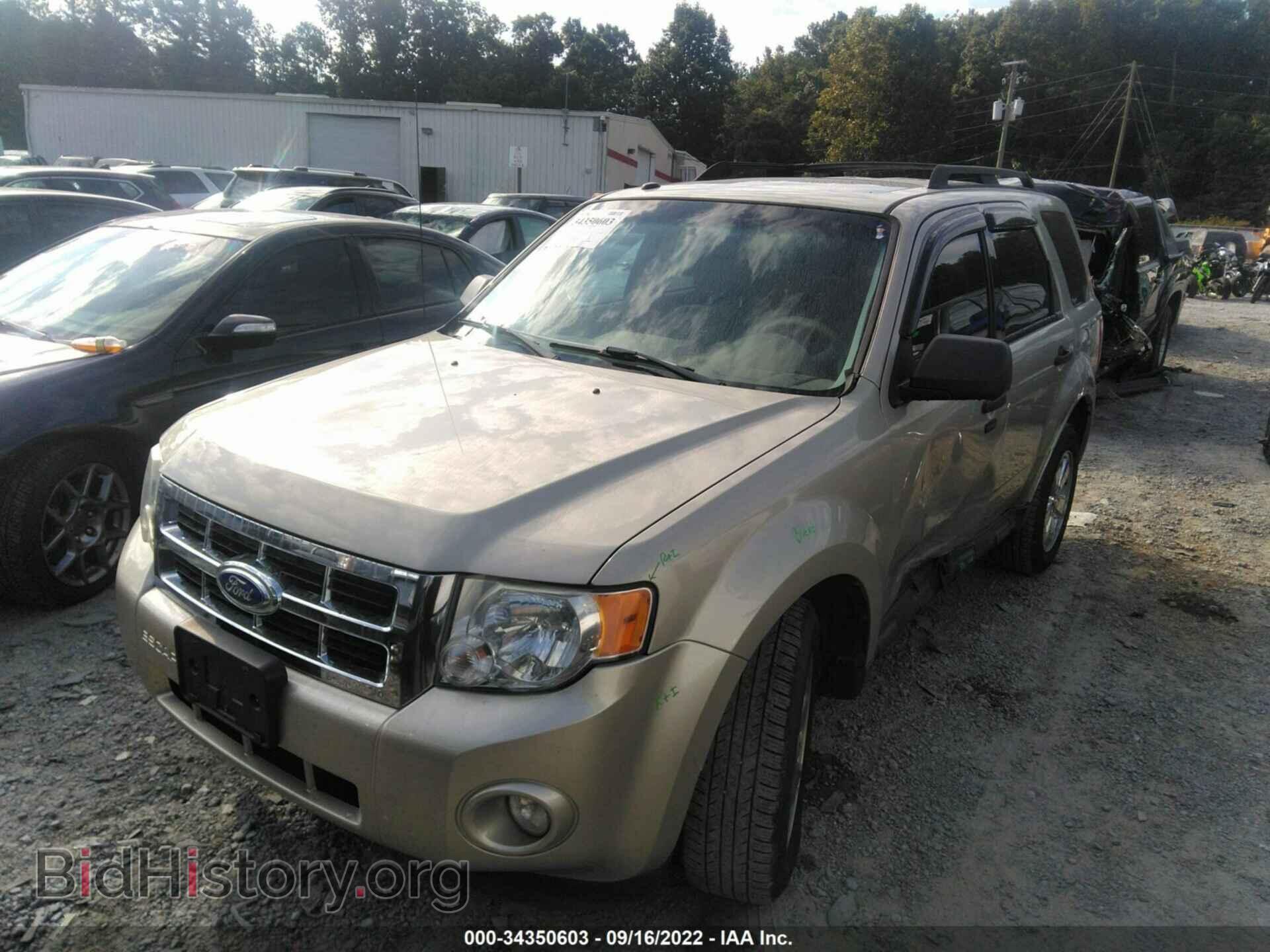 2011 FORD ESCAPE - VIN: 1FMCU0D72BKB94557 - Photo 2