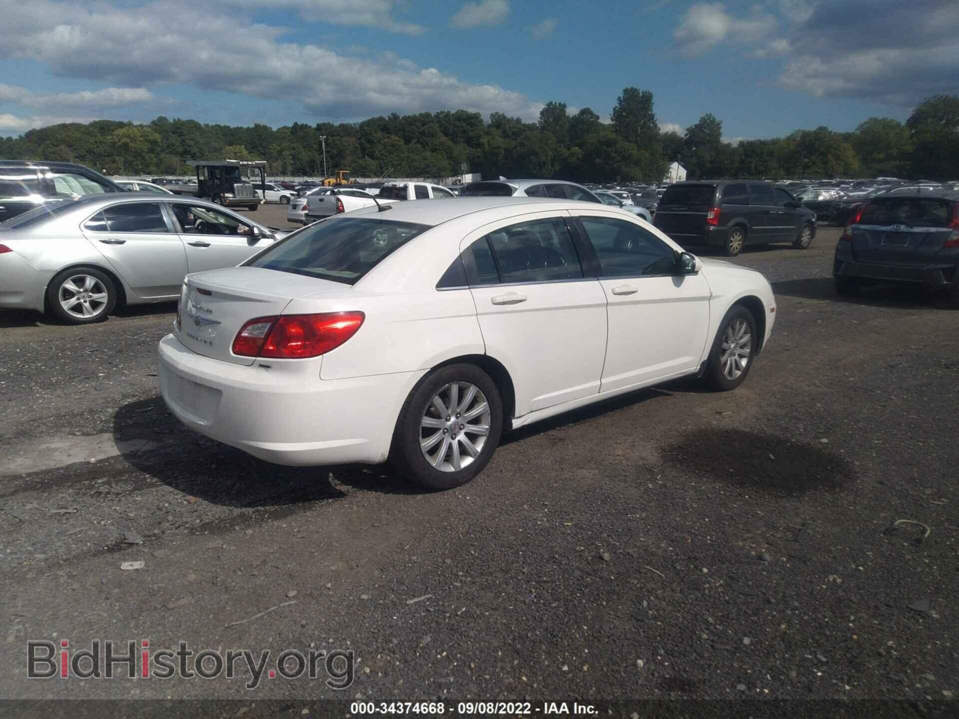 2010 CHRYSLER SEBRING - VIN: 1C3CC5FB0AN160902 - Фото 4