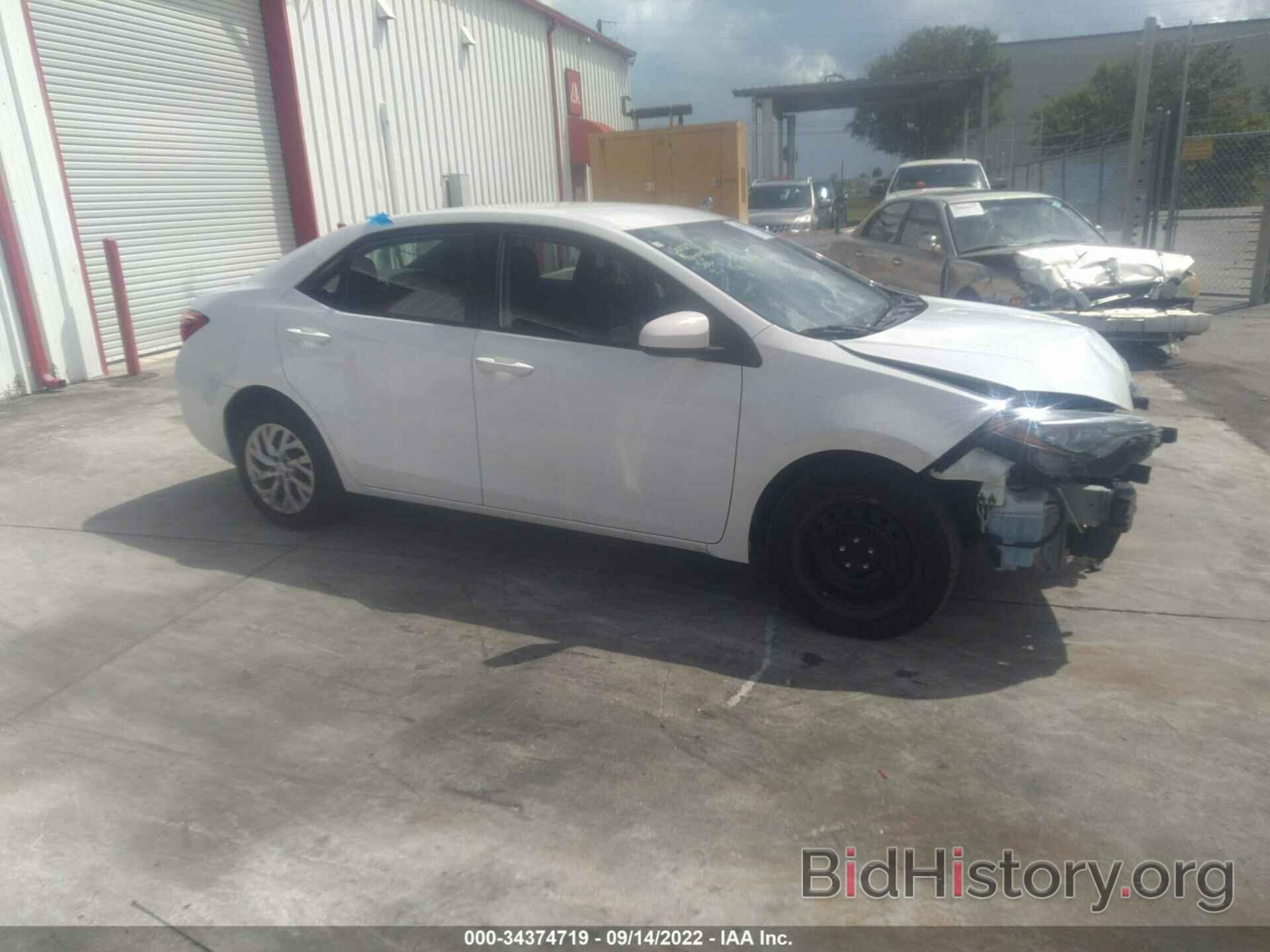 Photo 5YFBURHE2HP641069 - TOYOTA COROLLA 2017