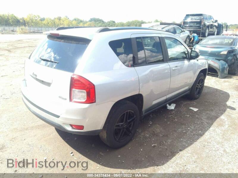 2011 Jeep COMPASS (VIN 1J4NT1FB5BD236550) — фото 4 из 11