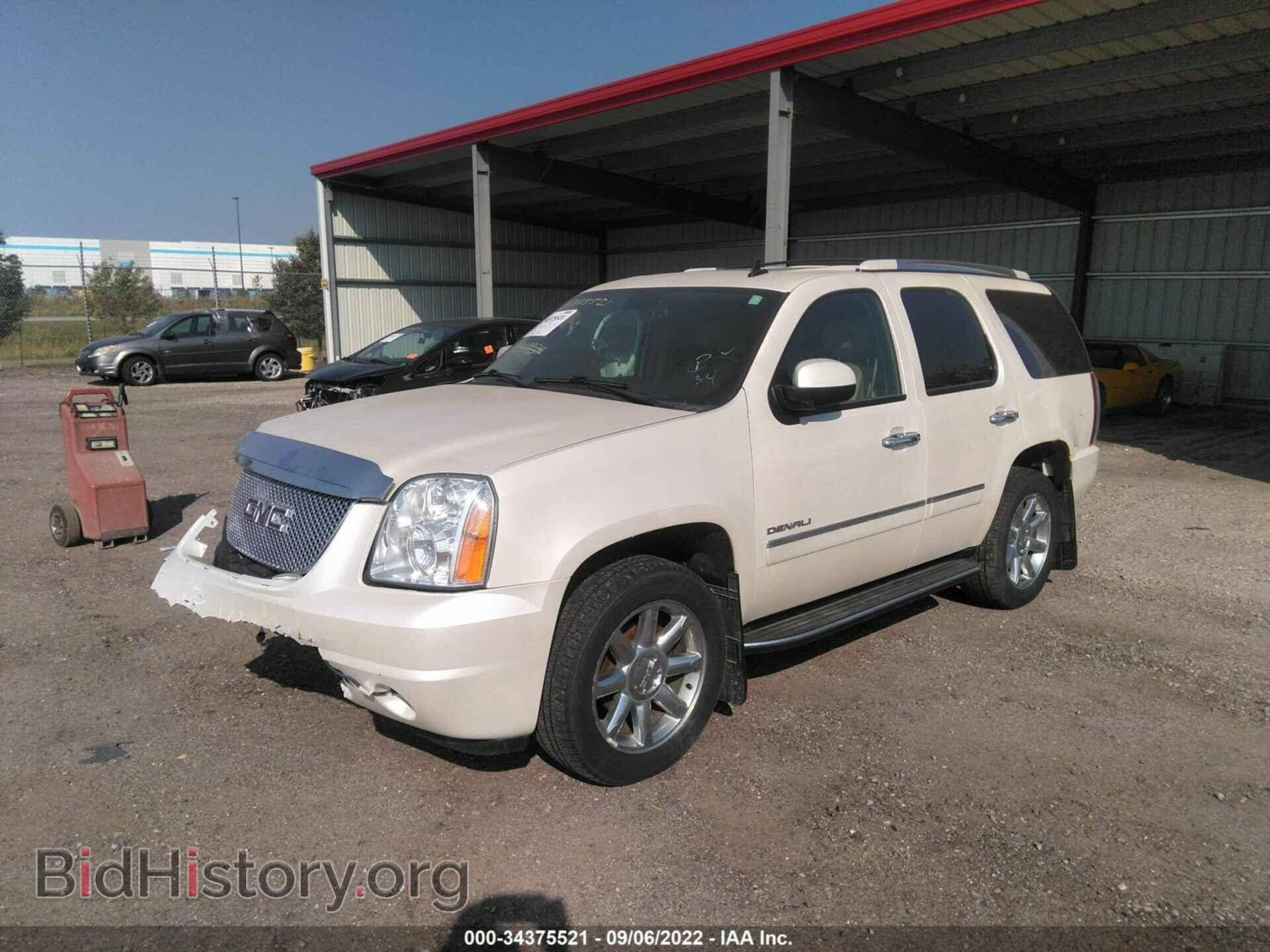 2011 GMC YUKON - VIN: 1GKS2EEF4BR226901 - Photo 2