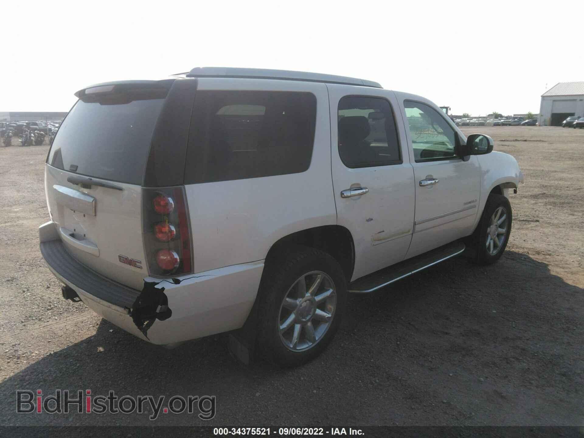 2011 GMC YUKON - VIN: 1GKS2EEF4BR226901 - Photo 4