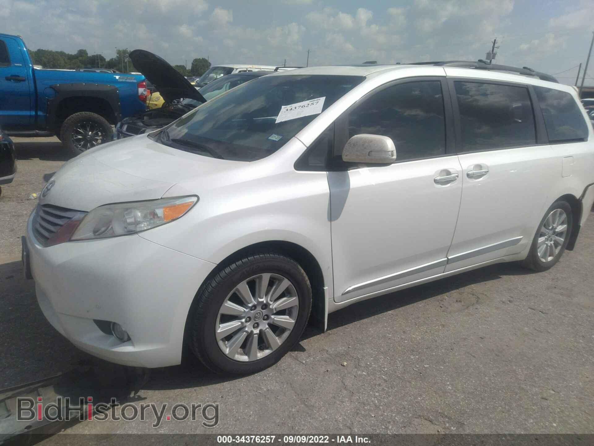 2013 TOYOTA SIENNA - VIN: 5TDYK3DC8DS374944 - Фото 2
