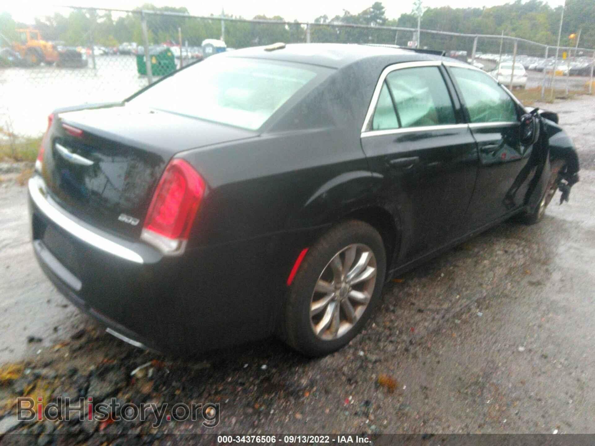 2016 CHRYSLER 300 - VIN: 2C3CCARGXGH142652 - Фото 4