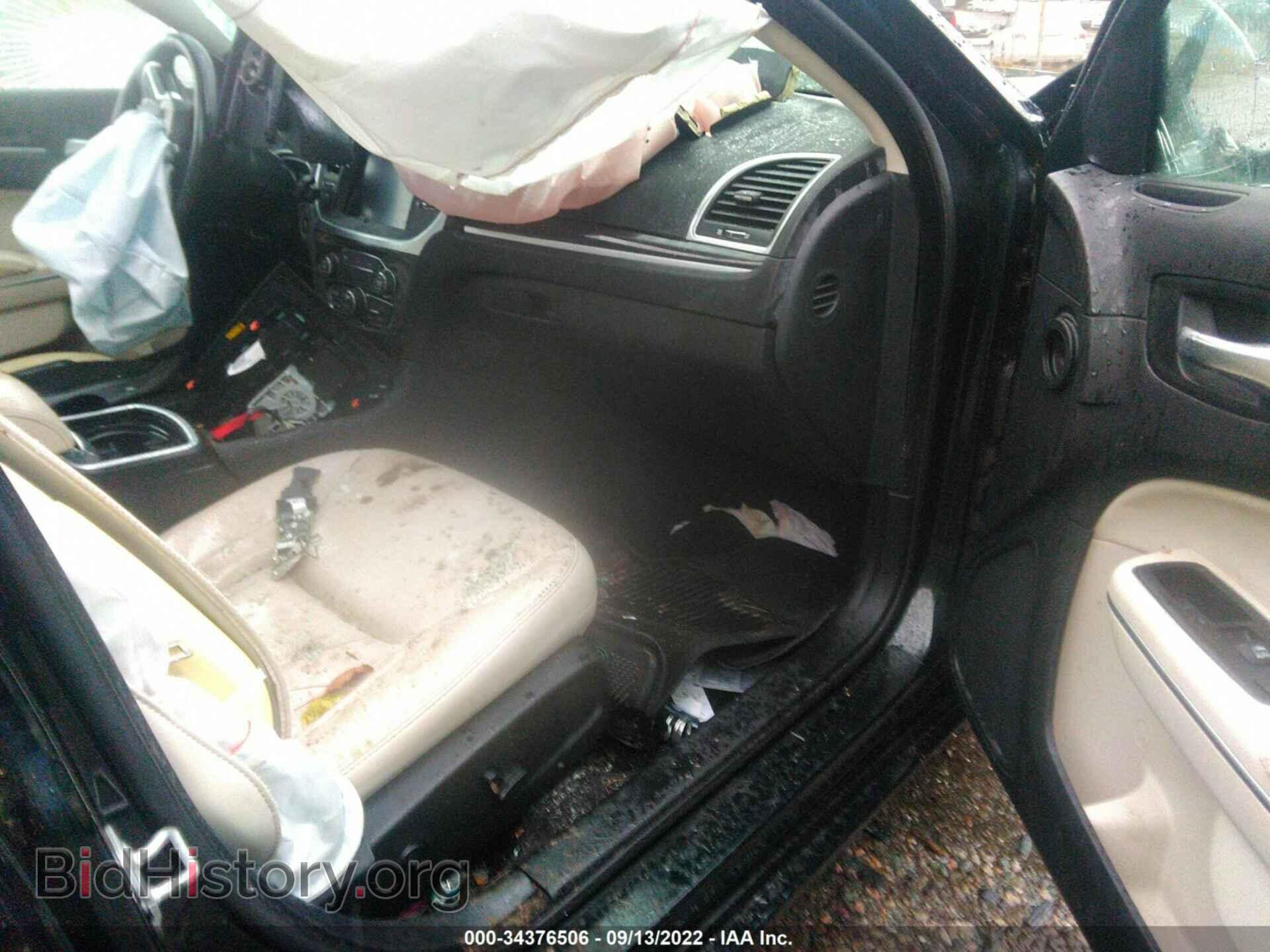 2016 CHRYSLER 300 - VIN: 2C3CCARGXGH142652 - Фото 5