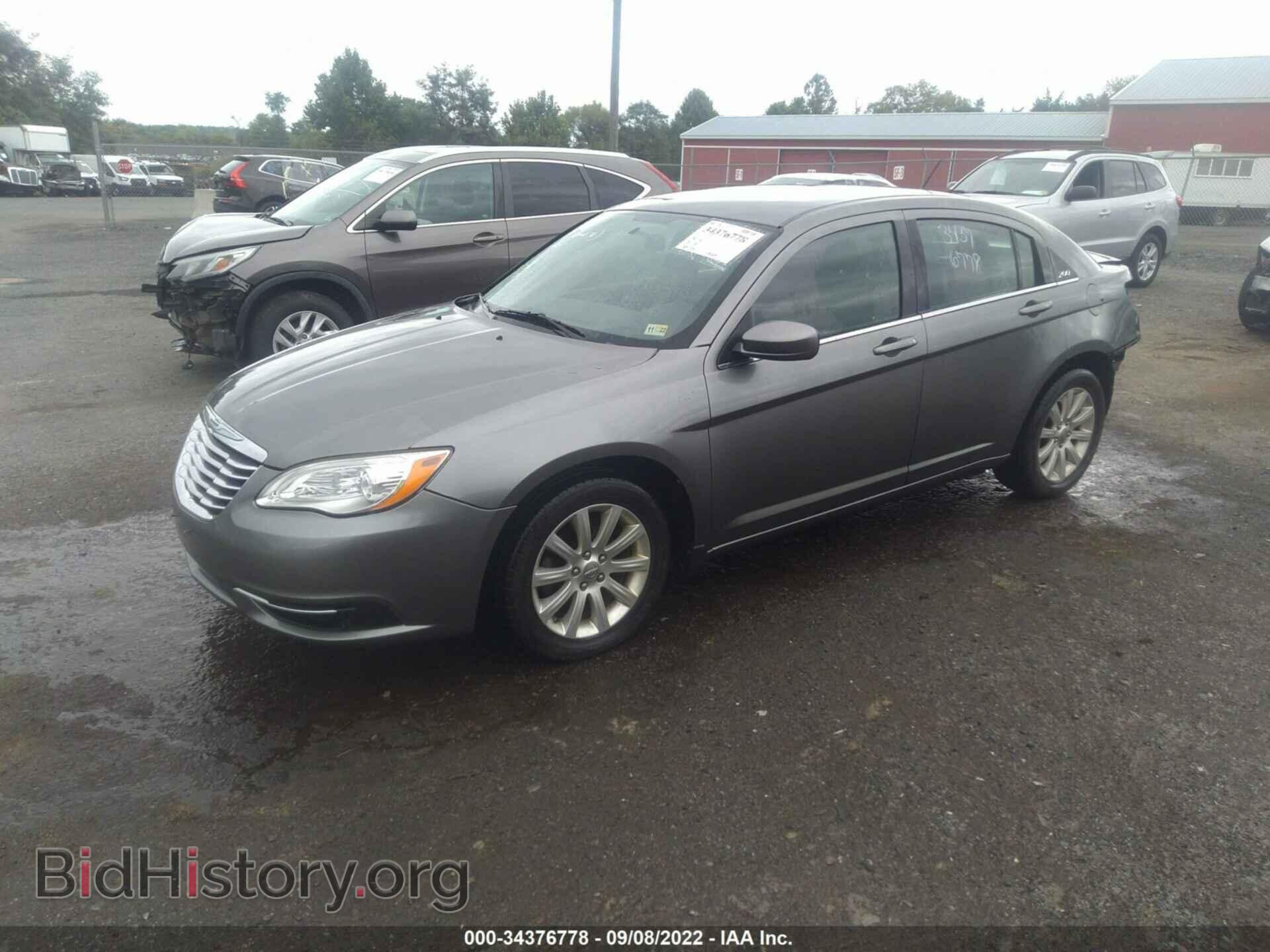 2012 CHRYSLER 200 - VIN: 1C3CCBBG2CN183990 - Фото 2