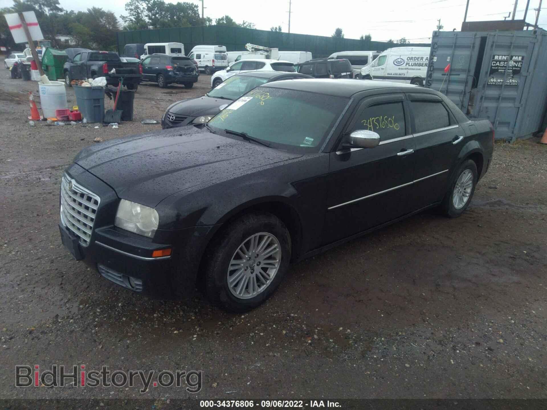 2010 CHRYSLER 300 - VIN: 2C3CA5CV9AH246609 - Фото 2