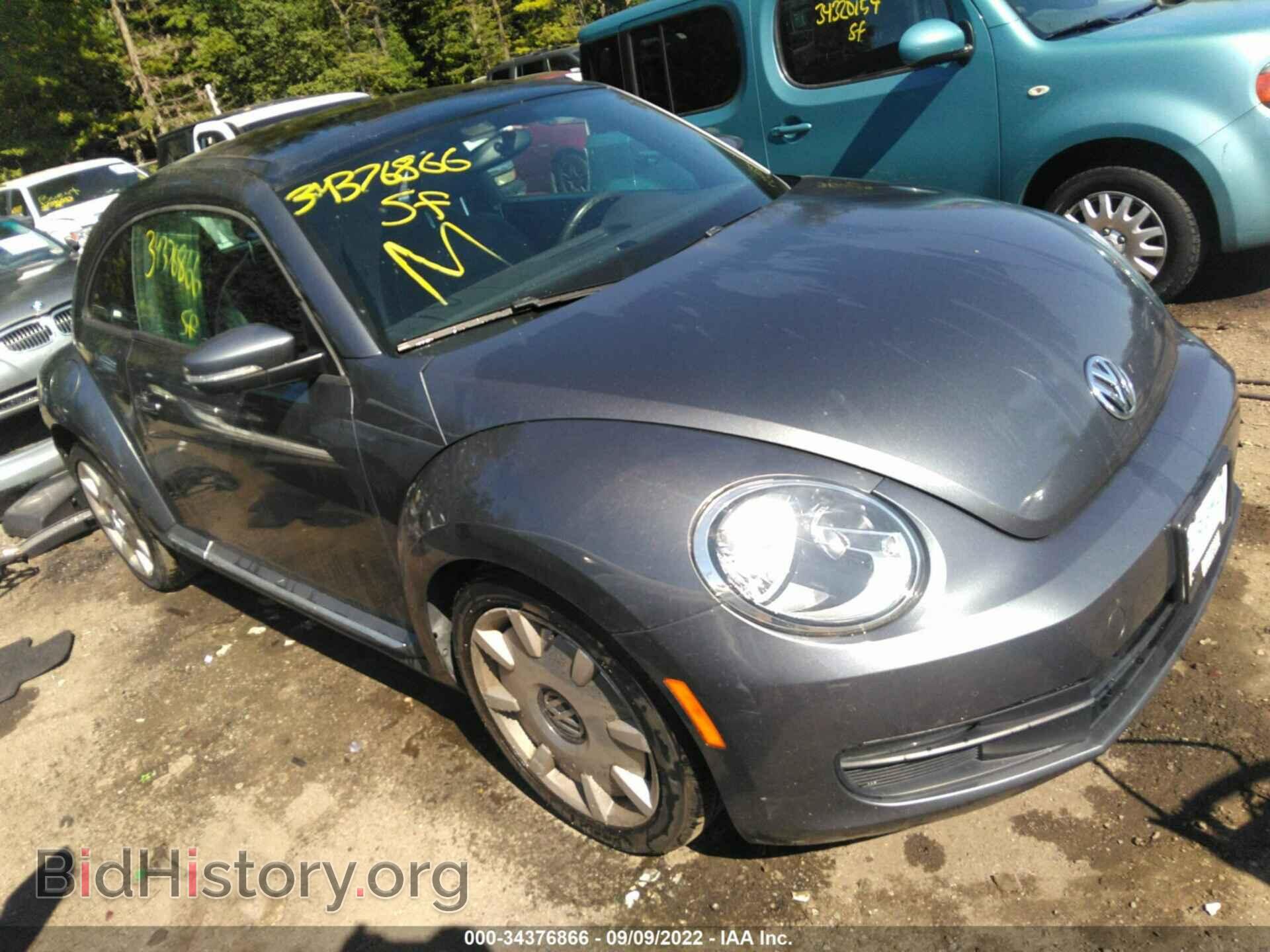 Photo 3VWJP7AT1CM631792 - VOLKSWAGEN BEETLE 2012