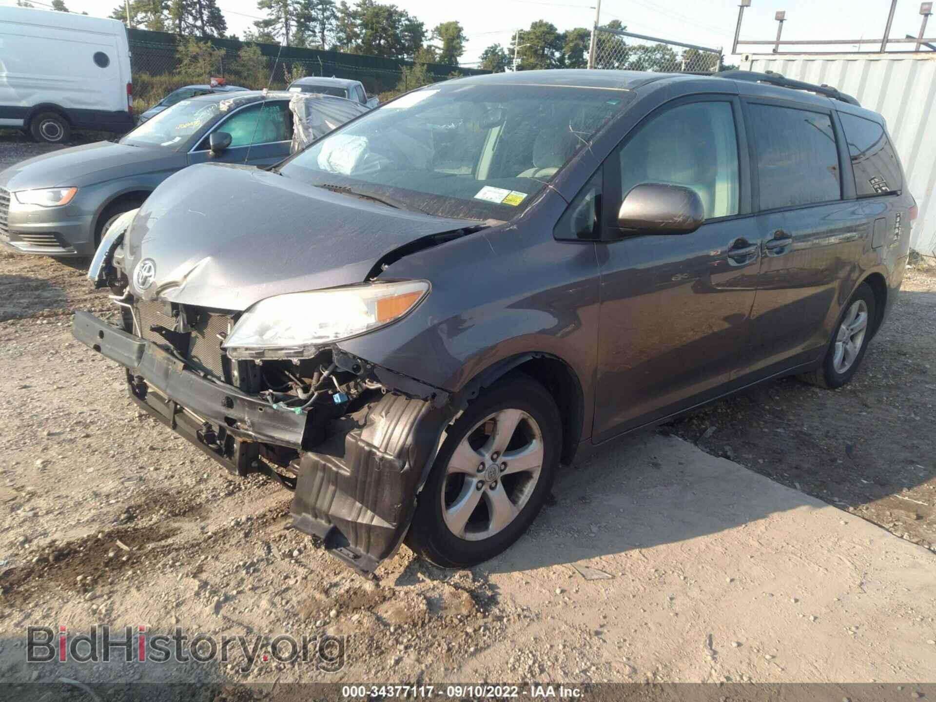 2011 TOYOTA SIENNA - VIN: 5TDKK3DC3BS039254 - Фото 2