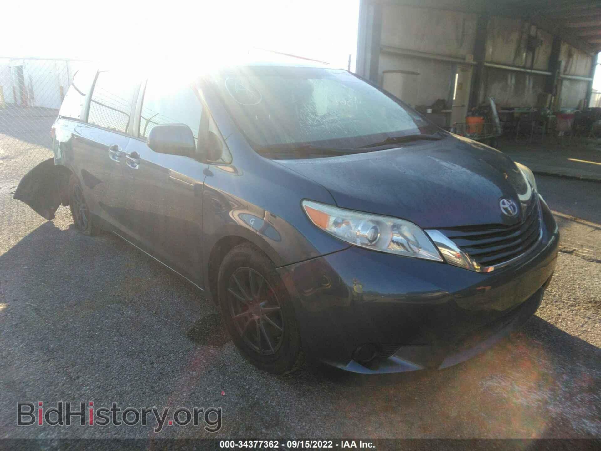 Photo 5TDKK3DC8FS618584 - TOYOTA SIENNA 2015