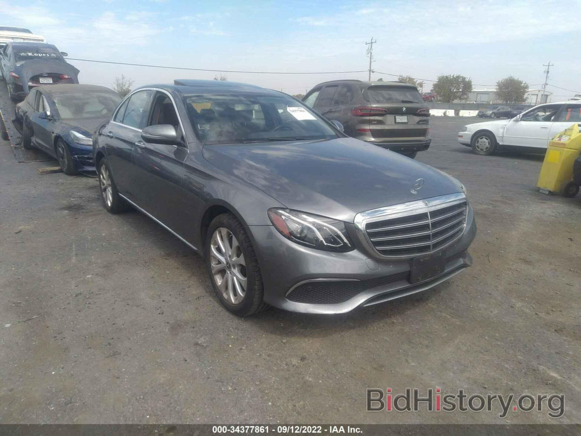 Photo WDDZF4JBXHA287856 - MERCEDES-BENZ E-CLASS 2017