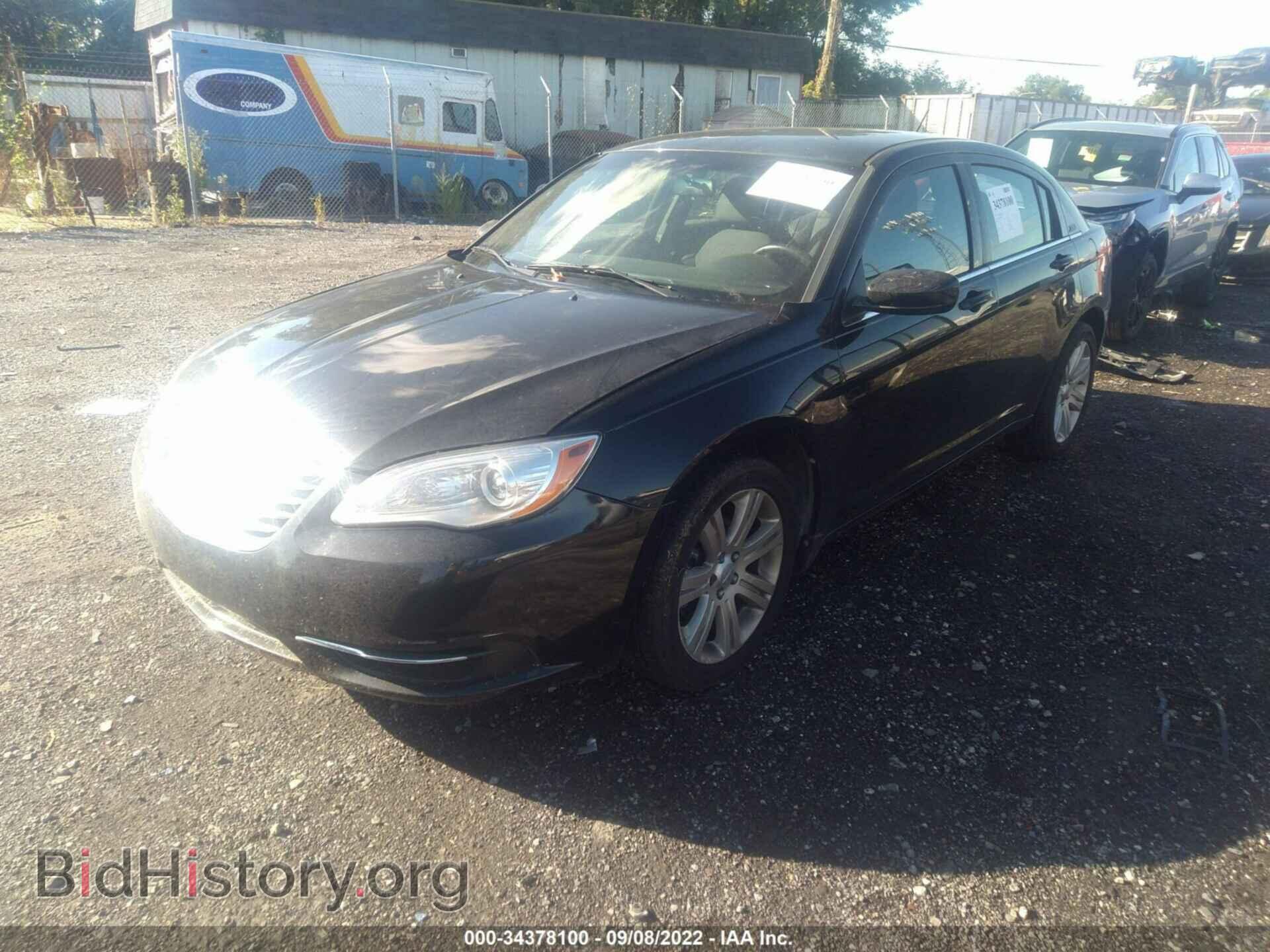 2013 CHRYSLER 200 - VIN: 1C3CCBBB8DN705575 - Photo 2
