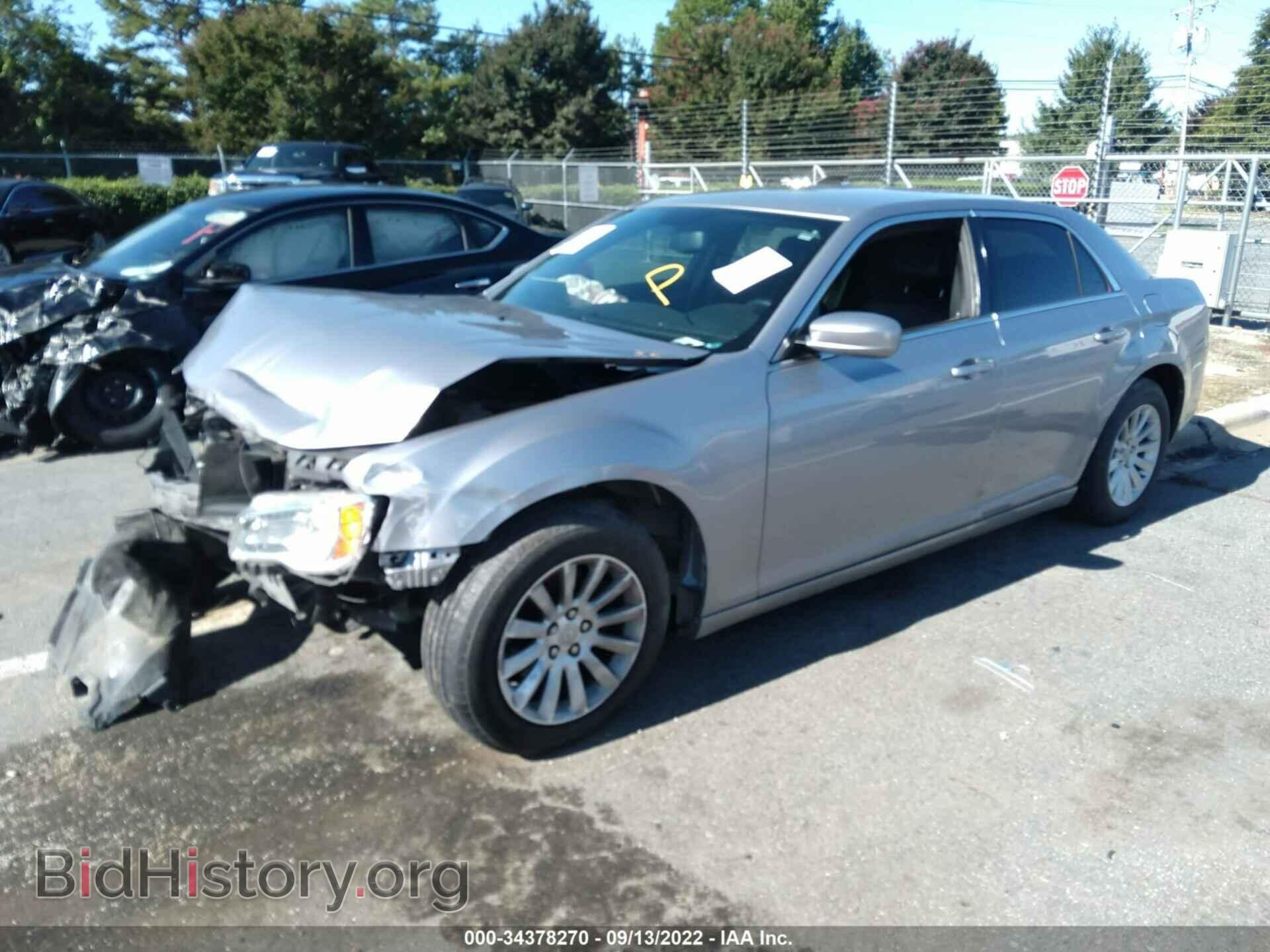 2014 CHRYSLER 300 - VIN: 2C3CCAAG3EH119741 - Фото 2